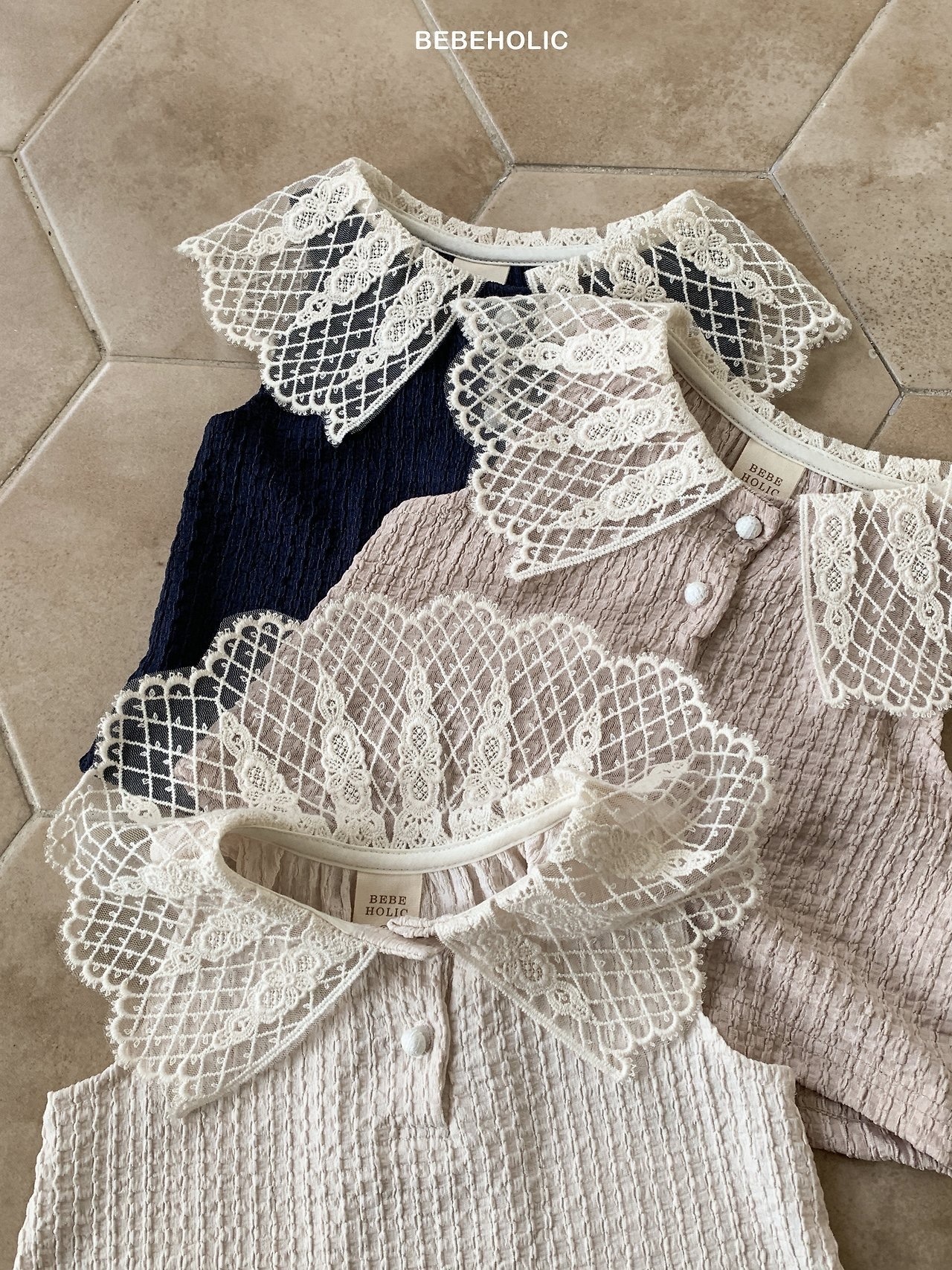 Bebe Holic Papi Collar Tee