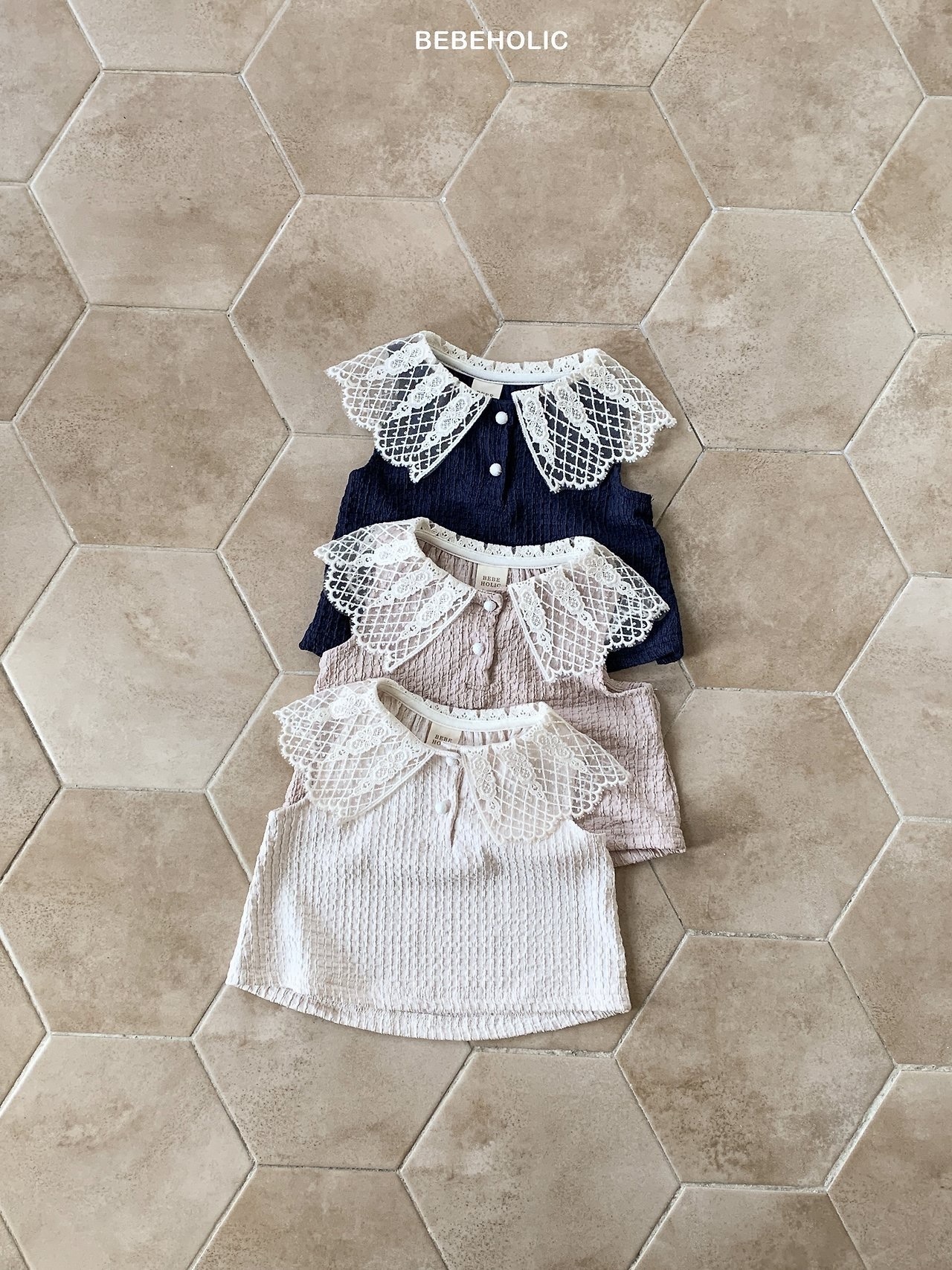 Bebe Holic Papi Collar Tee