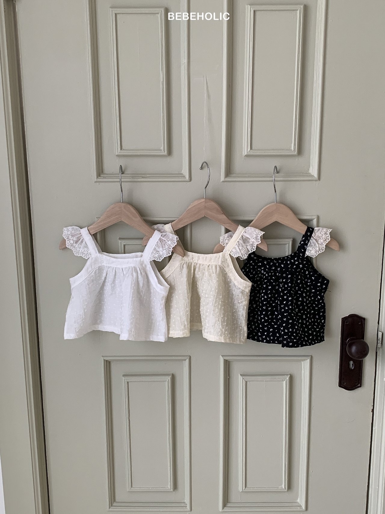 Bebe Holic Leaf Blouse
