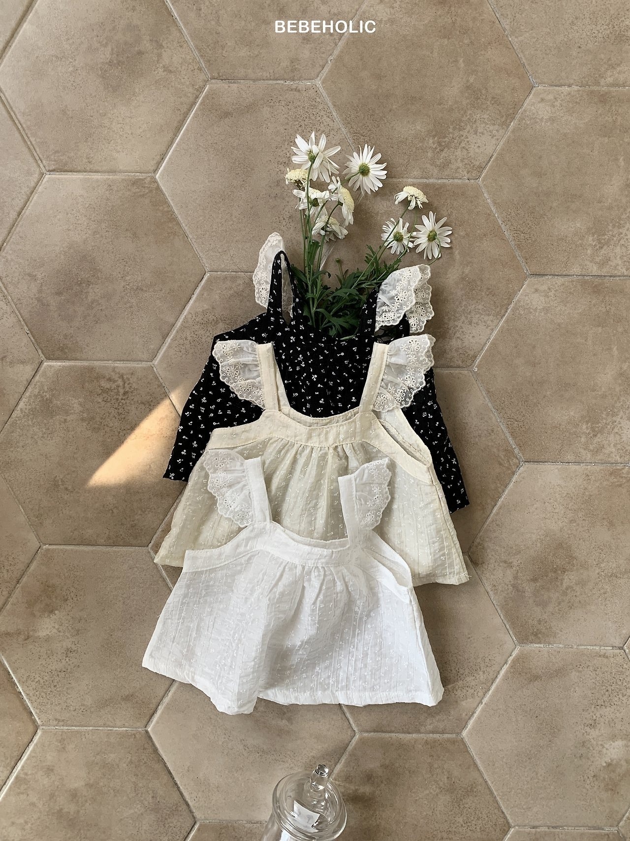 Bebe Holic Leaf Blouse