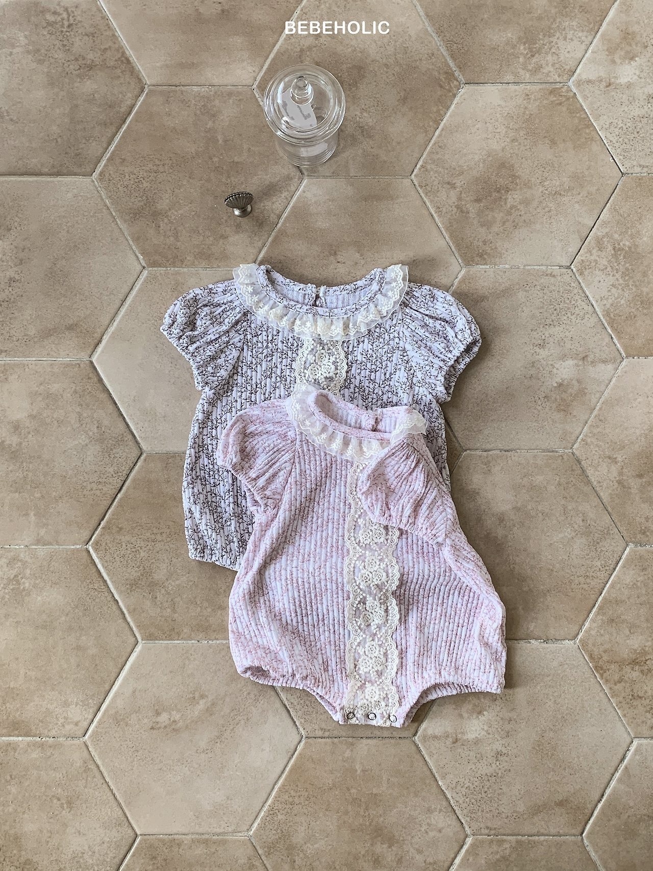 Bebe Holic Frill Suit