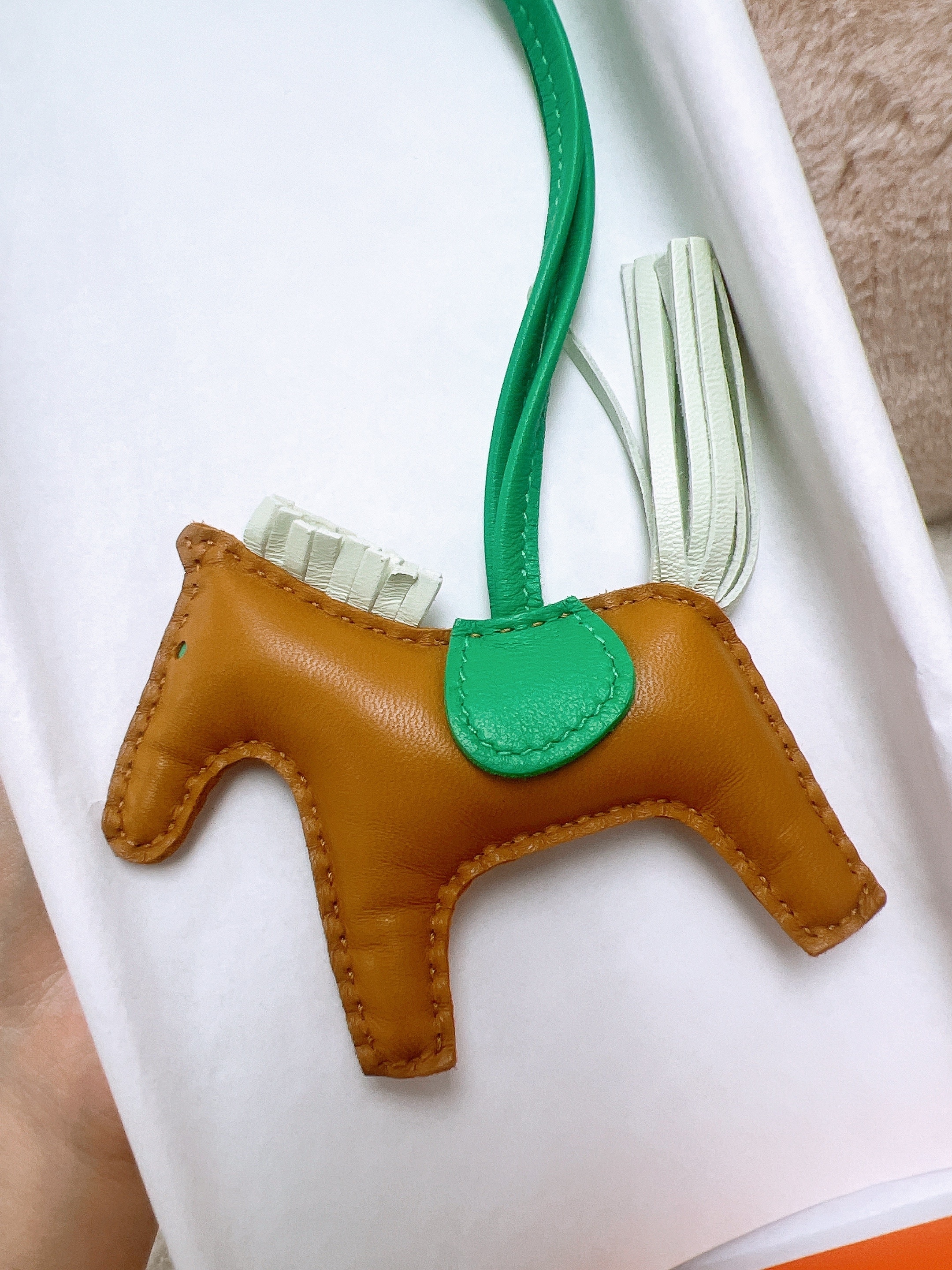 *Unused* Hermes rodeo charm pm (sesame/ vert fizz/ menthe/ stamp U)