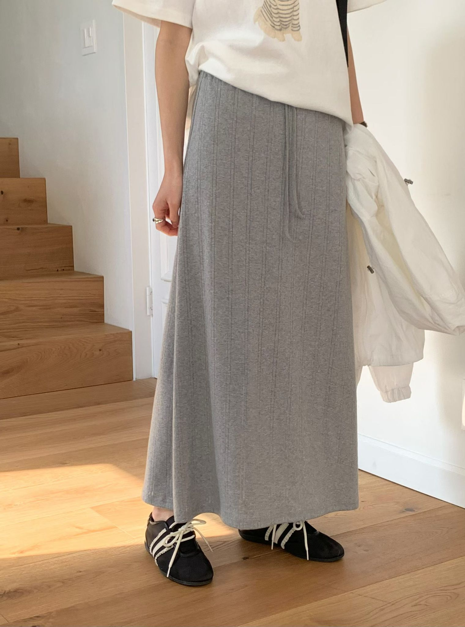 暗直紋半長裙(灰色)