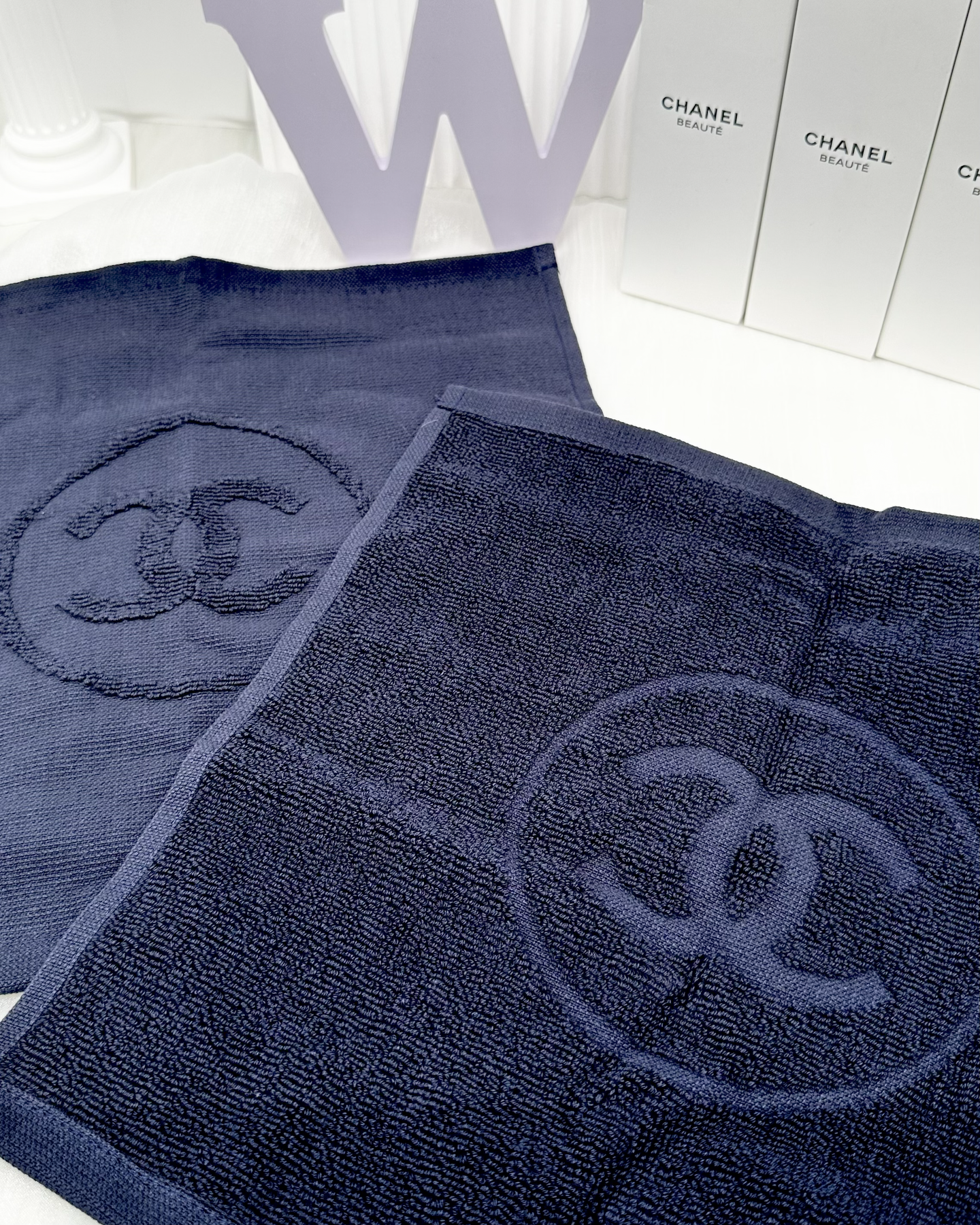 Chanel 贈品海軍藍方形毛巾（葡萄牙製）