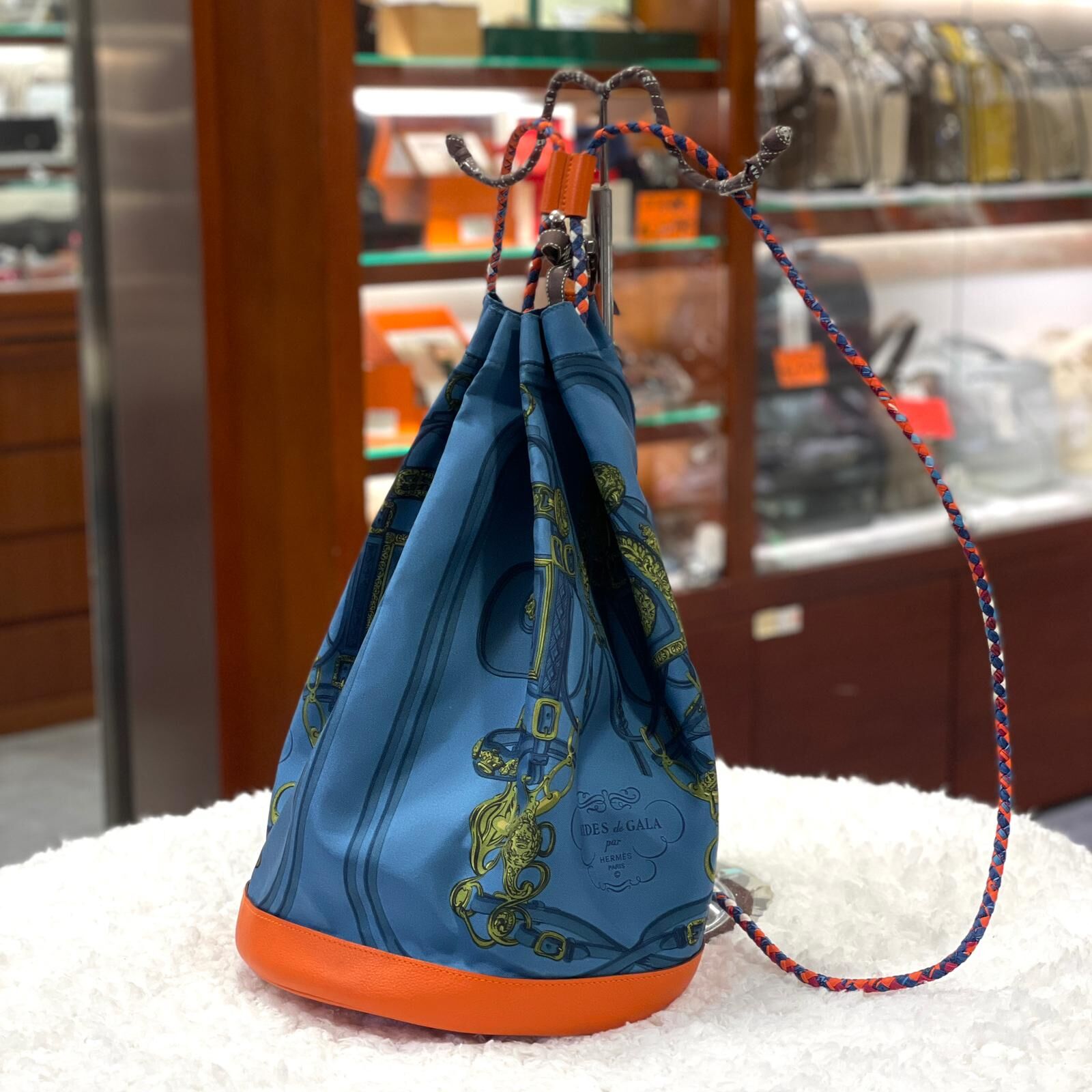 95%NEW二手HERMES背包 Hermes Fair絲質/牛皮皮革Soie Cool Backpack銀扣 #香榭站正品