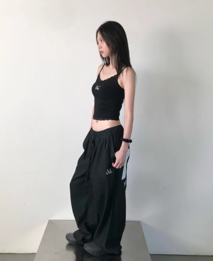 韓國🇰🇷連線 MUCENT 純慾風刺繡蕾絲小可愛 刺繡 蕾絲 小背心 小可愛 無袖背心 短版 3色(任買兩件7-11免運)/預購