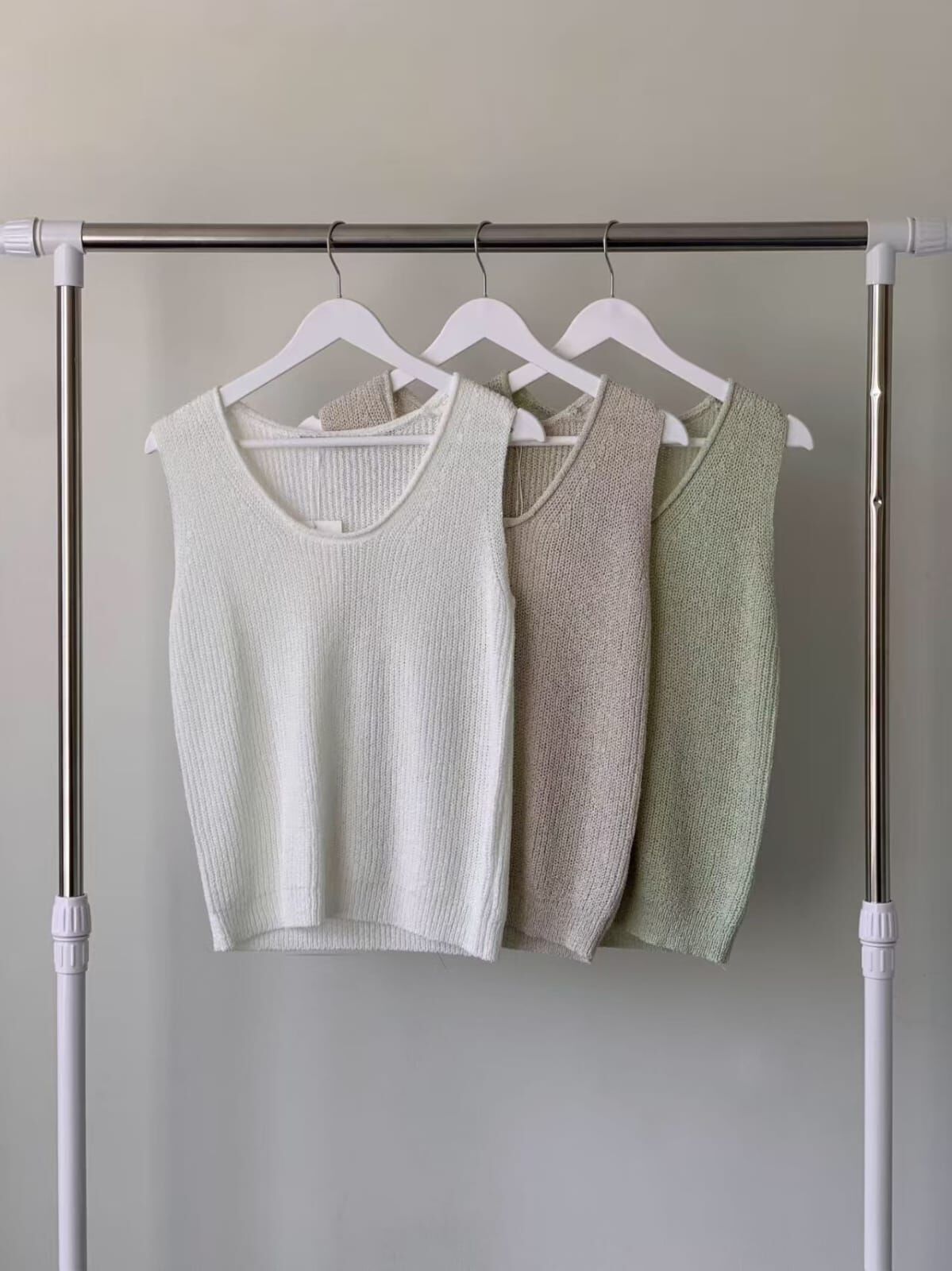 GI6026 捲捲邊暗坑紋背心