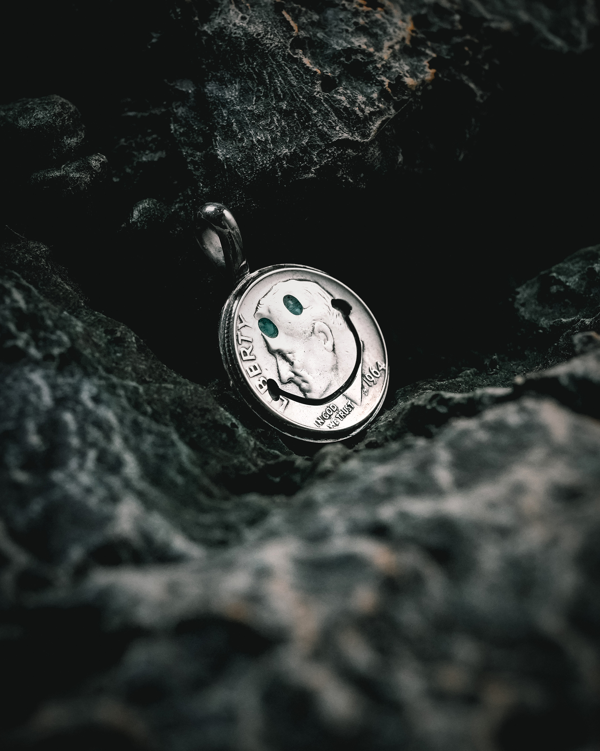 North Works TQ 松石眼銀幣笑臉吊墜 N-009