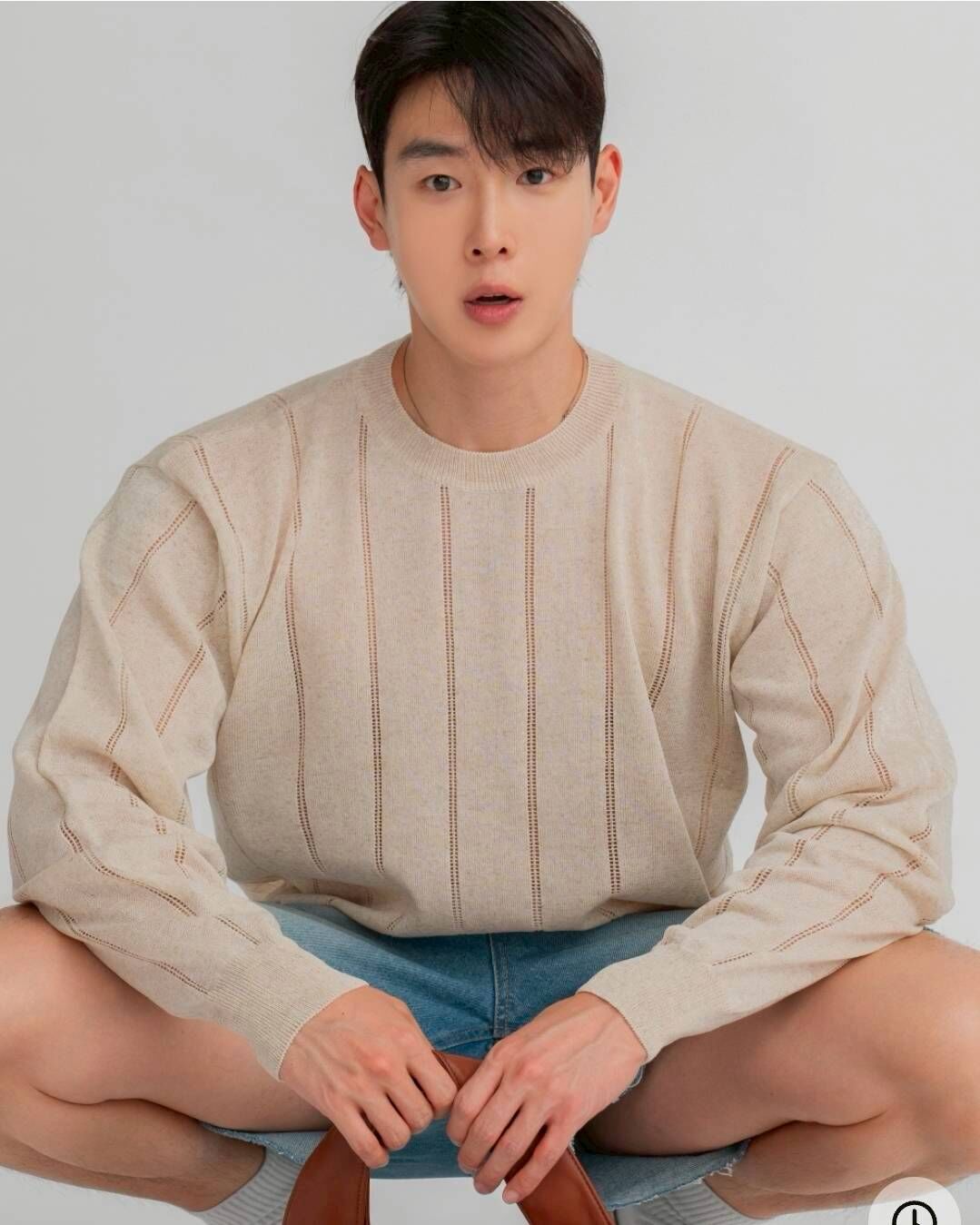 (韓國獨家特價)亞麻鏤空針織衫