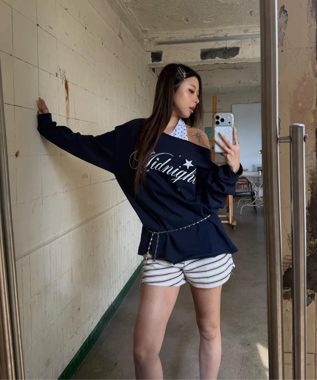 MIDNIGHT MOVE綁帶斜肩上衣