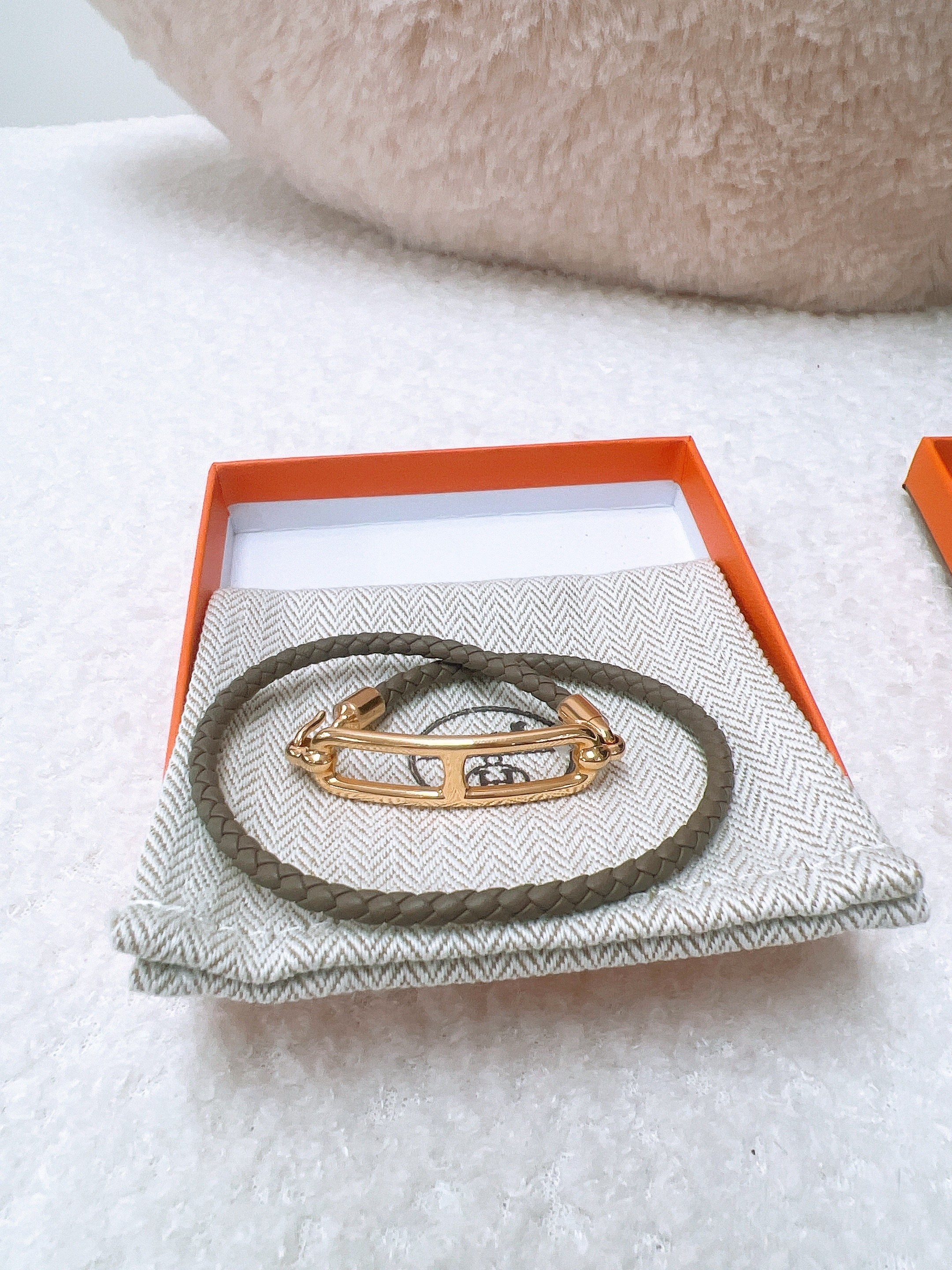 (size T1) Hermes roulis double tour bracelet (etoupe/ RGHW)