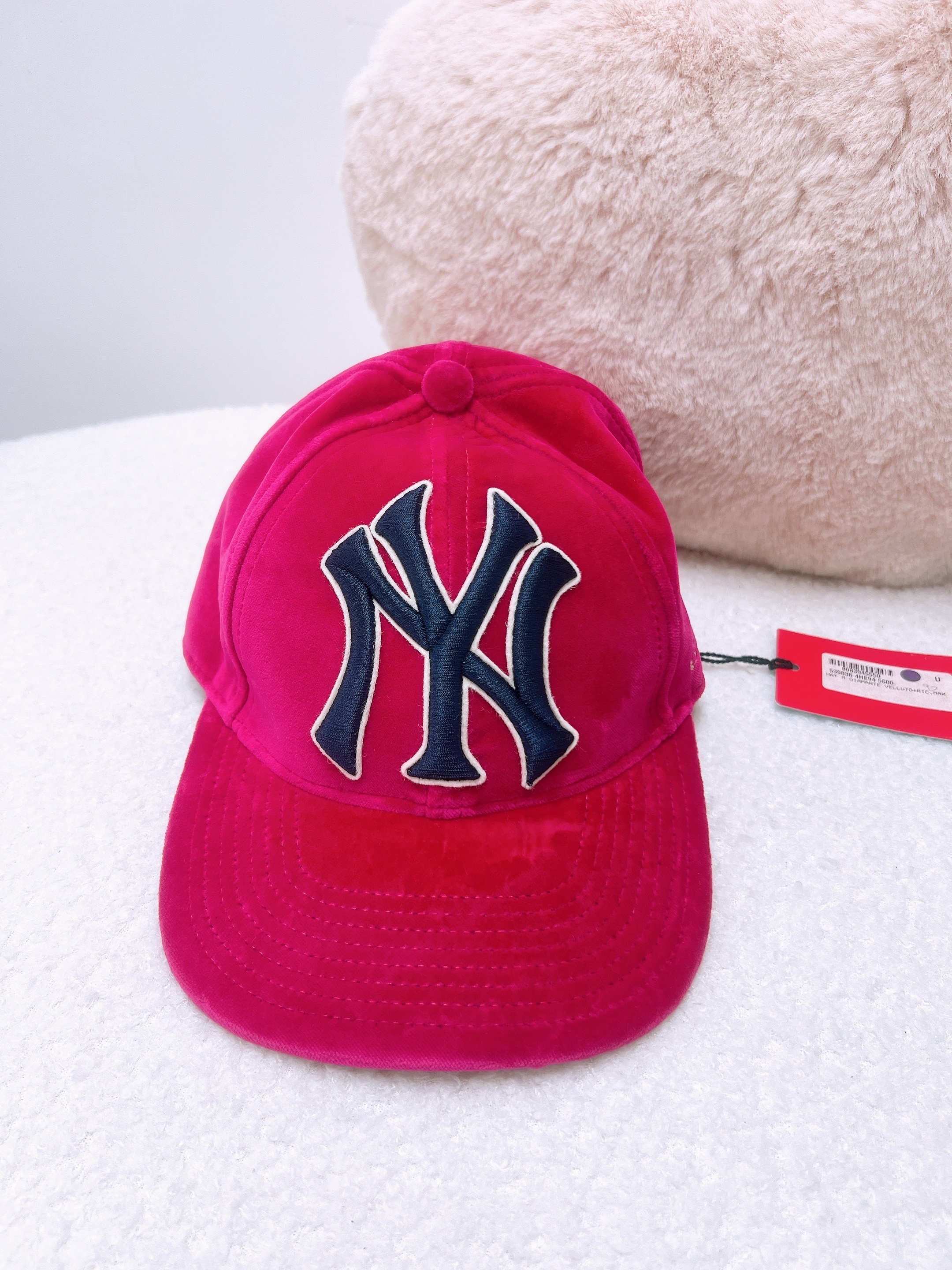 Gucci x MLB NY Yankees cap/ hat (velvet pink)