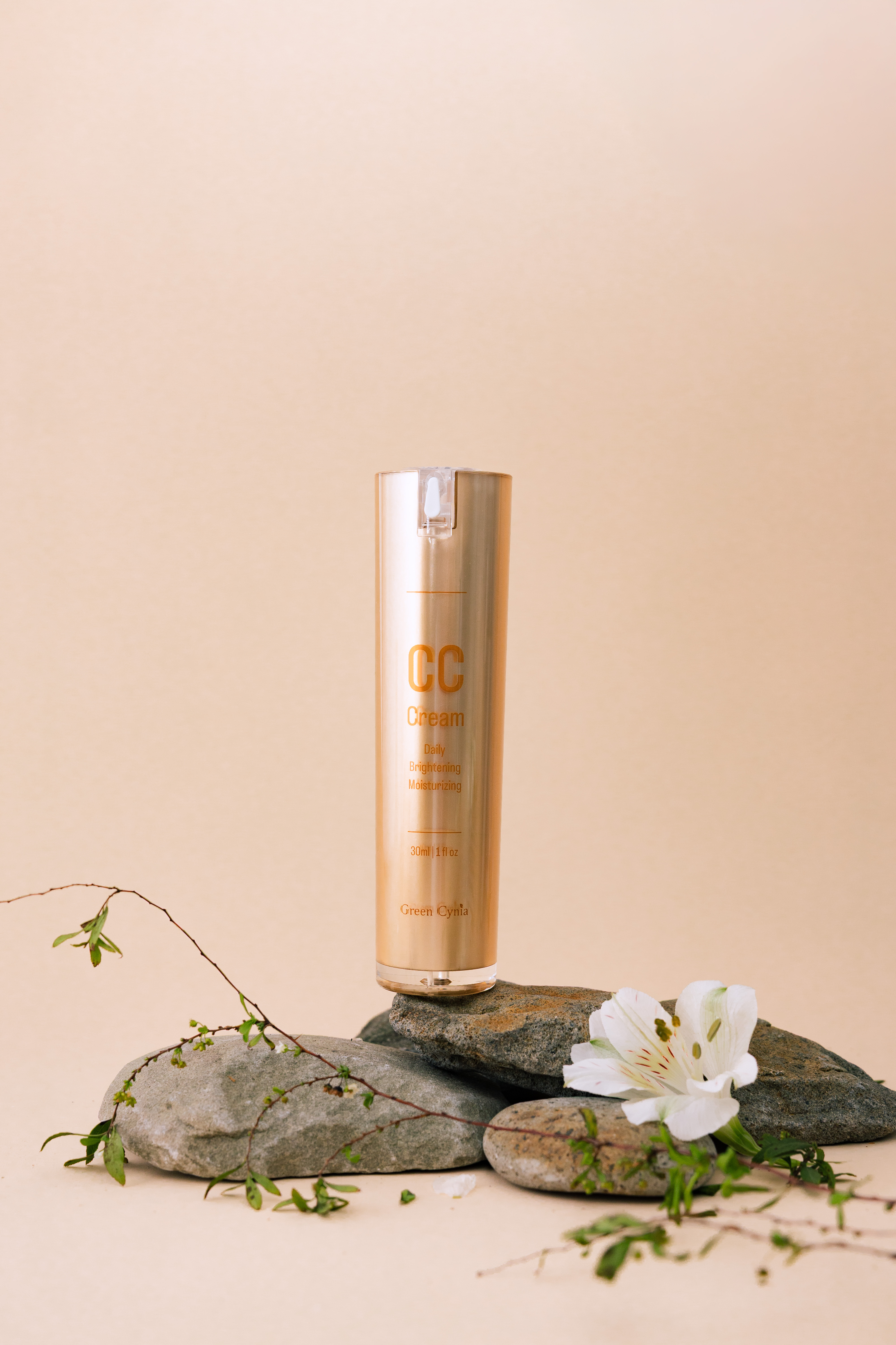 金緻保濕潤色隔離霜