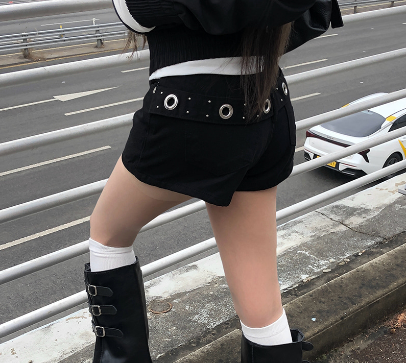 anyonemore 鉚釘腰帶短褲 鉚釘短褲