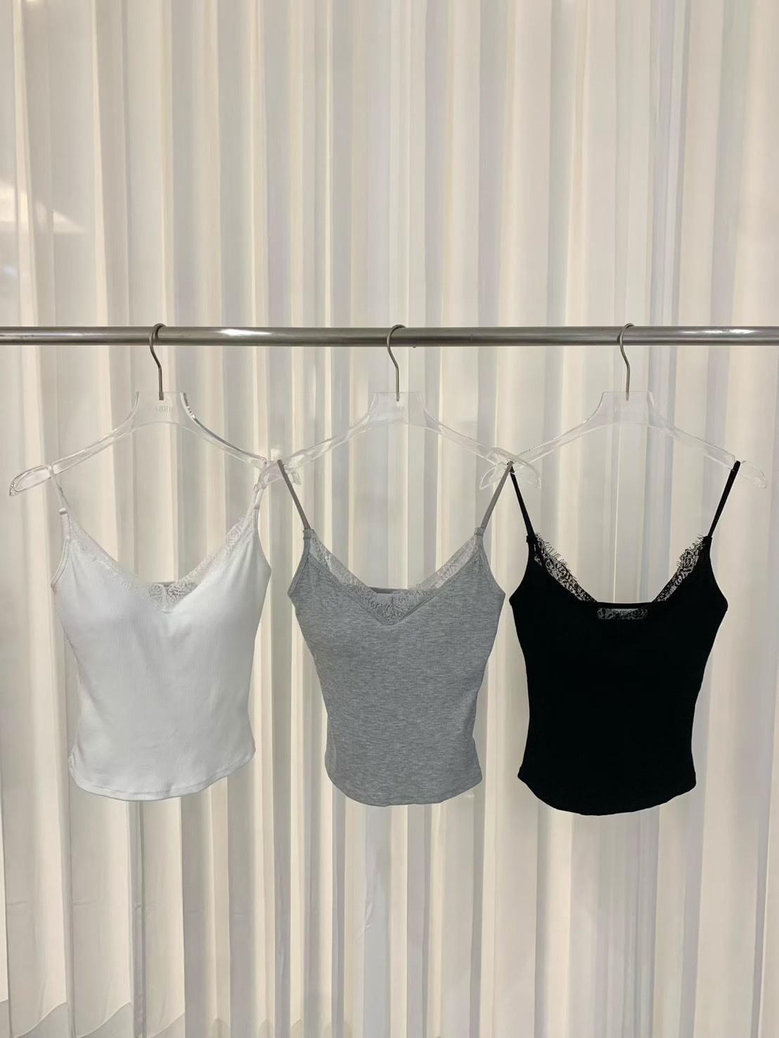蕾絲V領吊帶BRA TOP