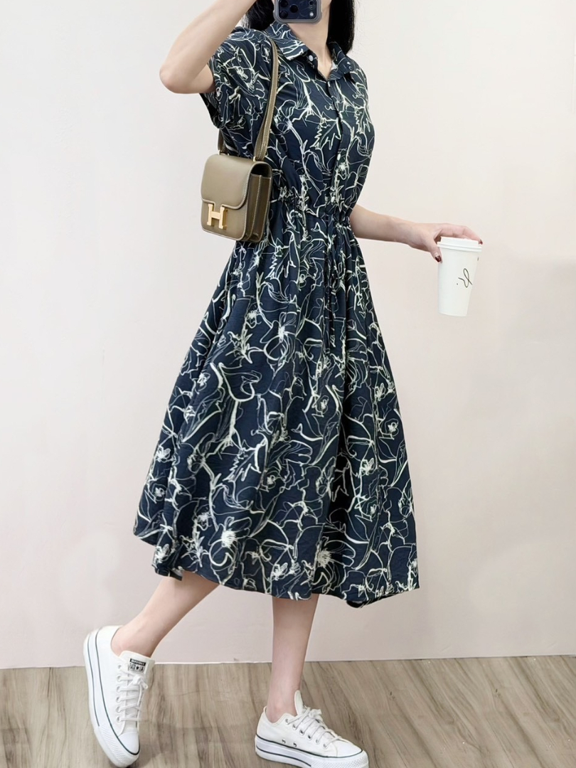 優雅又不失俐落感的印花襯衫洋裝