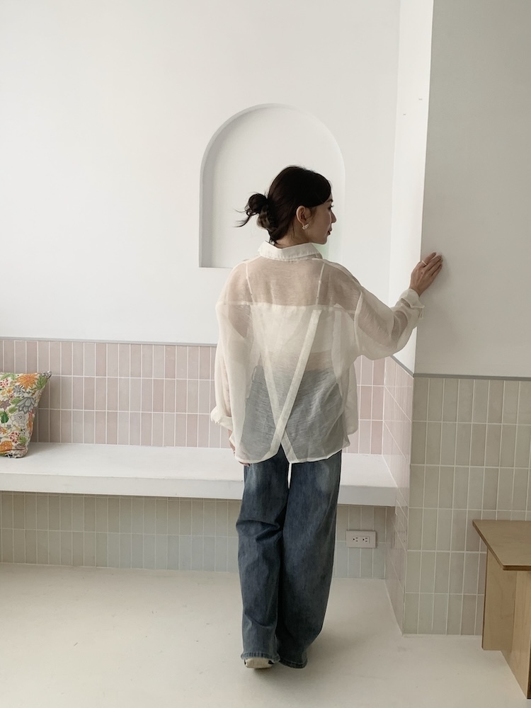 唯美透膚後開叉襯衫