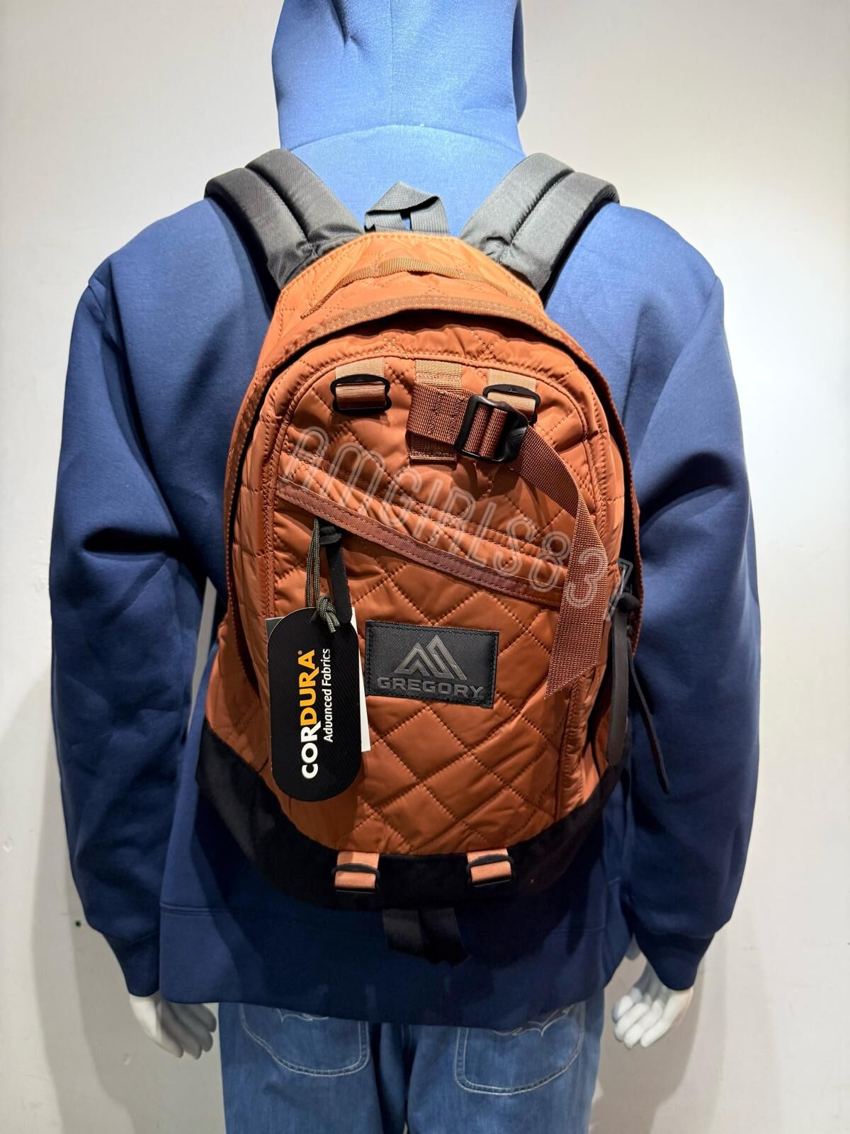 Gregory fine day V2 Brown Quilted