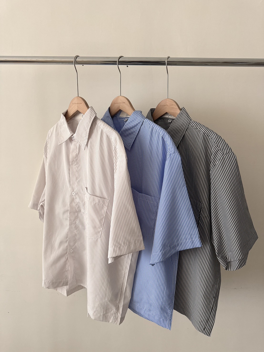 （現貨）ST055 單側⼝袋 直條紋 Boxy 短寬 短袖襯衫