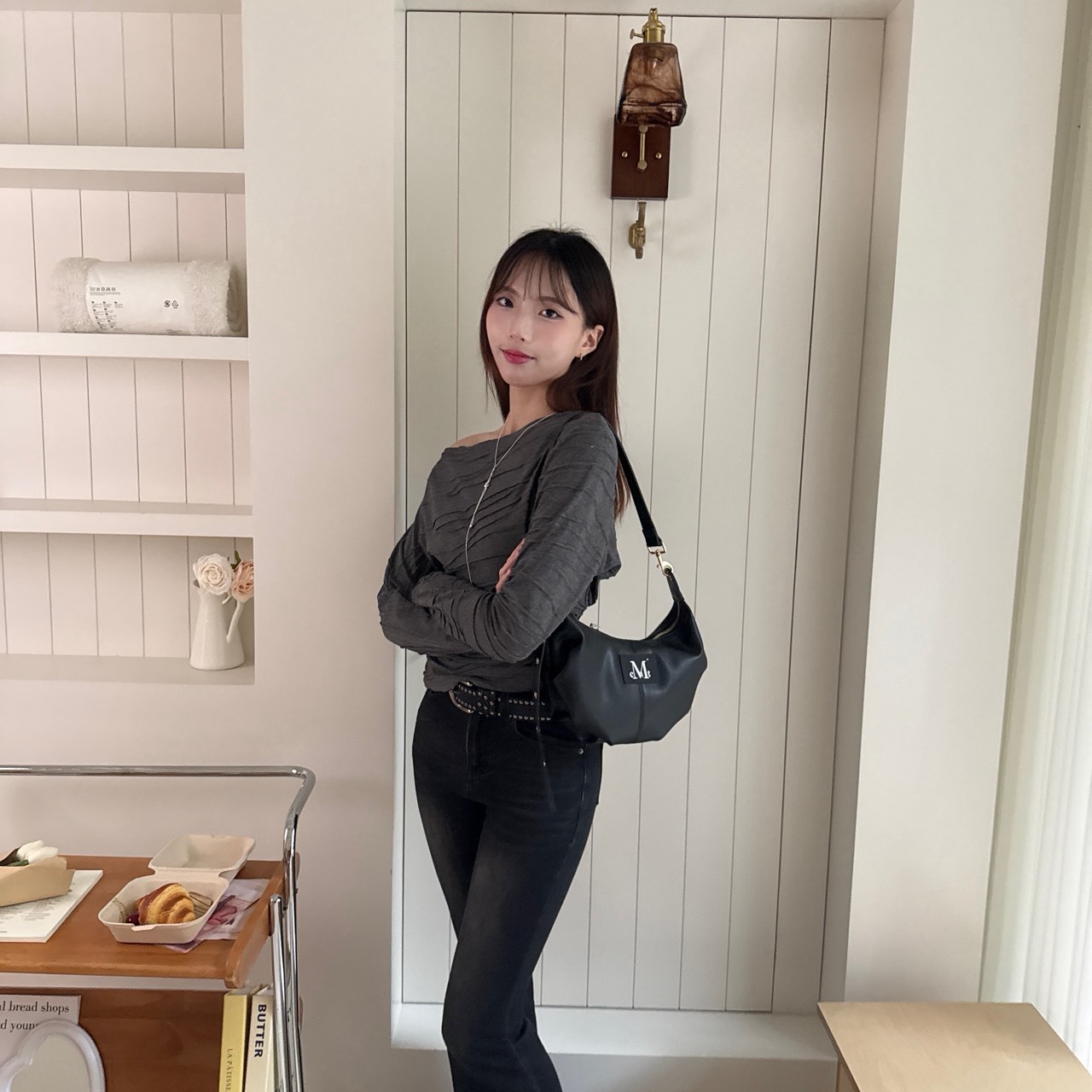 2670質感條紋抓皺斜肩上衣(R)