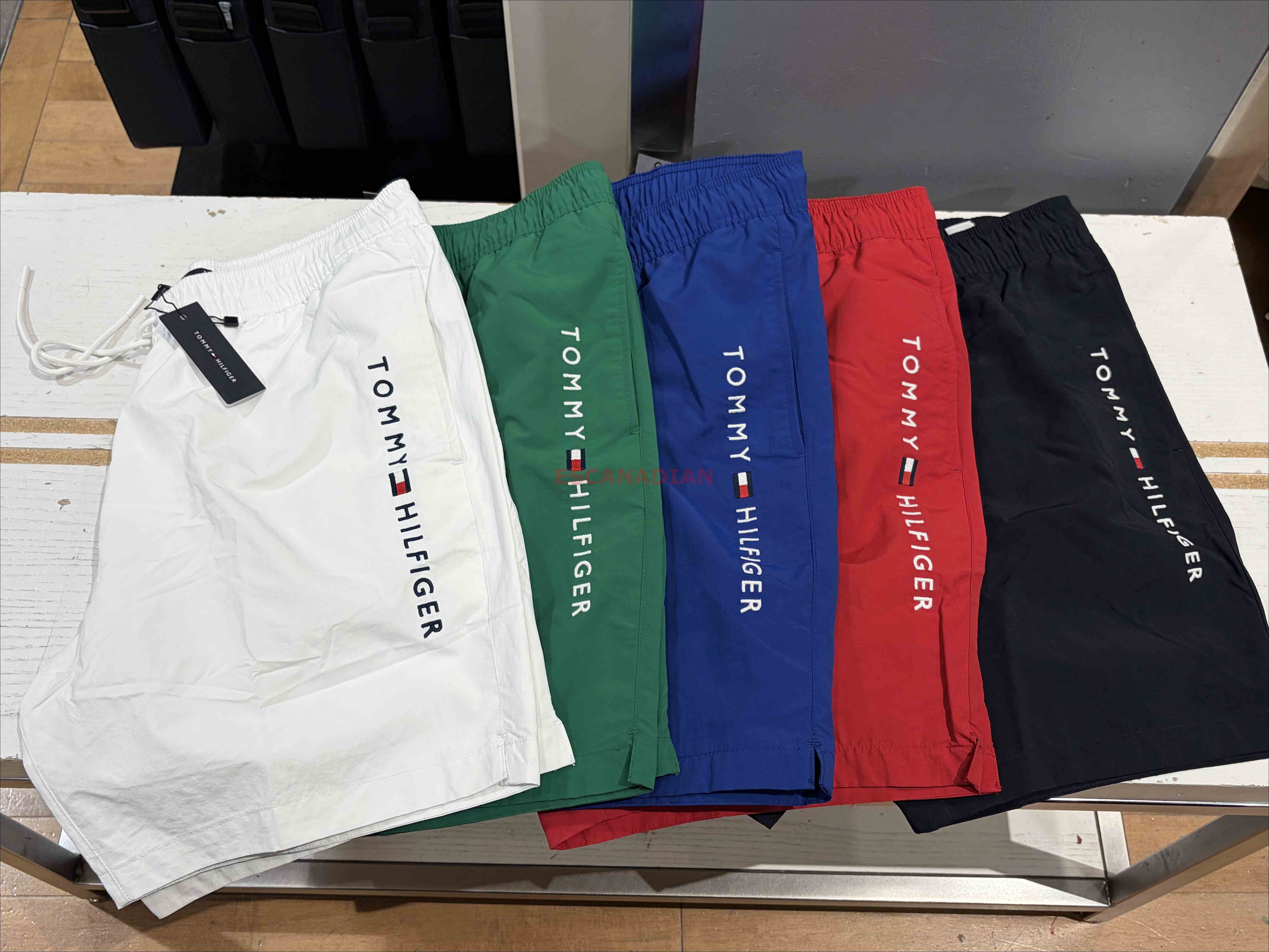 TOMMY 男大人 刺繡字樣 膝上 海灘褲 (長度7) (5色)