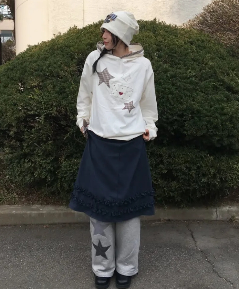 （現貨）韓牌  AMBLER 貼花星星 可縮口 棉褲 AP1001