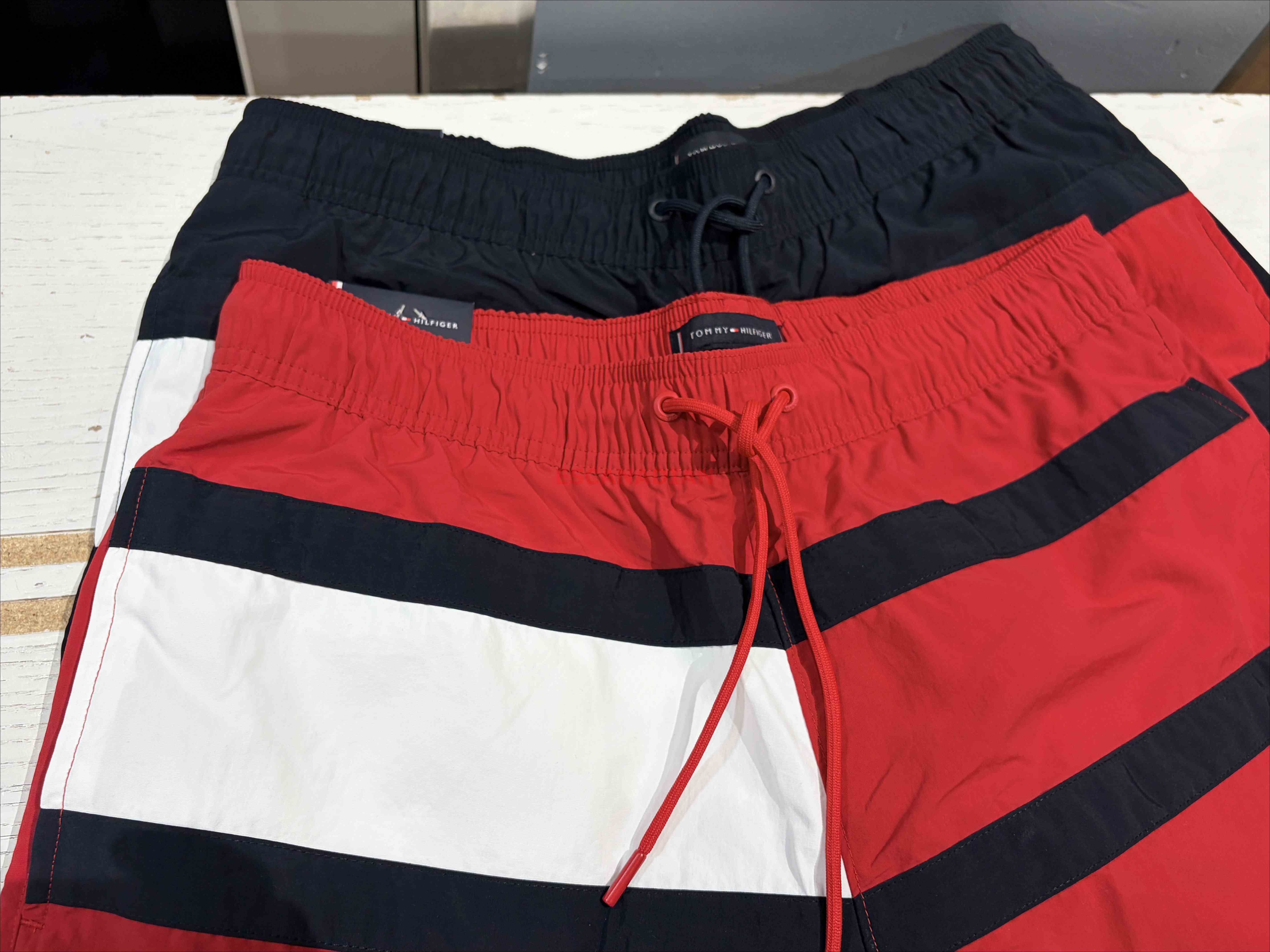 TOMMY 男大人 LOGO 膝上 海灘褲 (長度7) (2色)