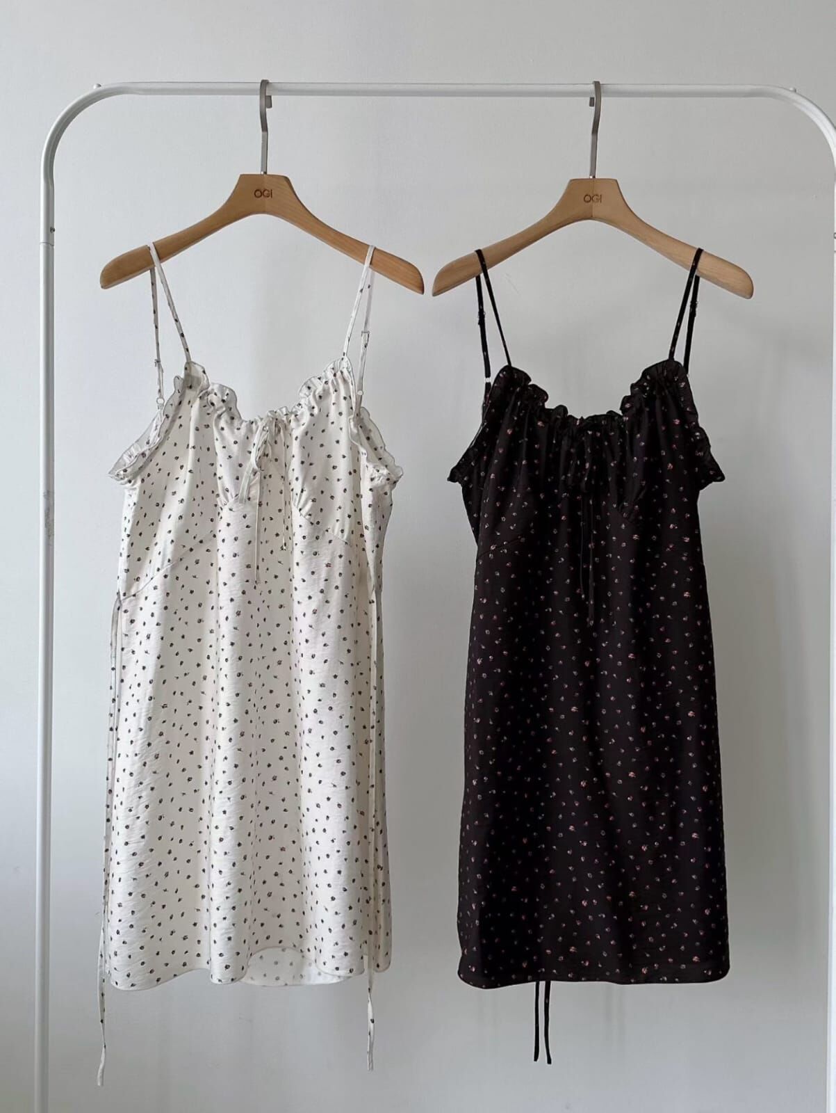 OG6008 小碎花兩側綁帶吊帶裙