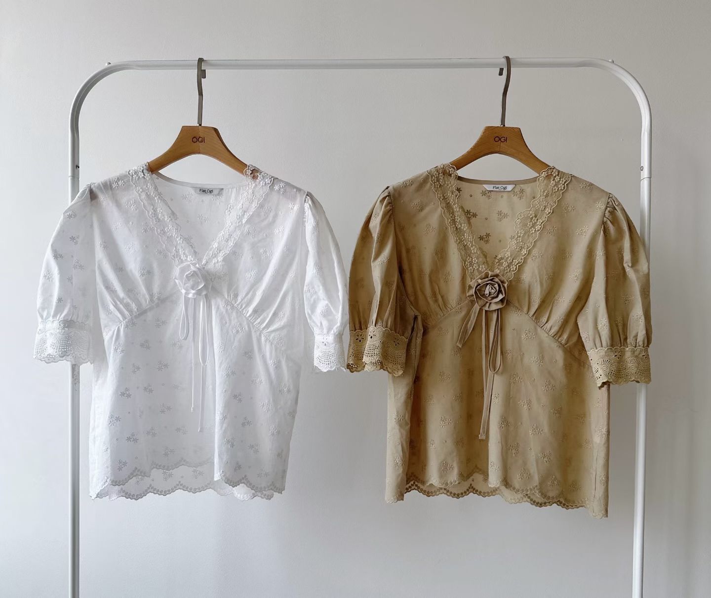 OG6011 溫柔立體花花V領上衣