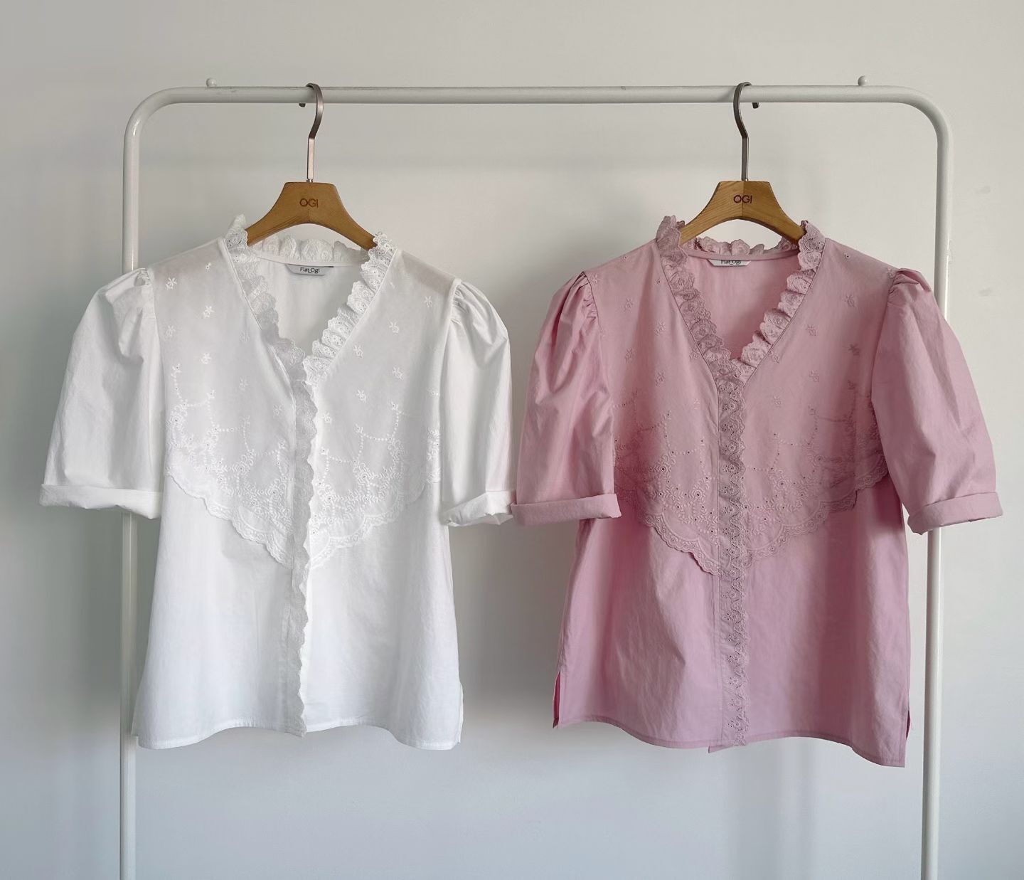 OG6013 木耳花邊鏤空設計V領上衣