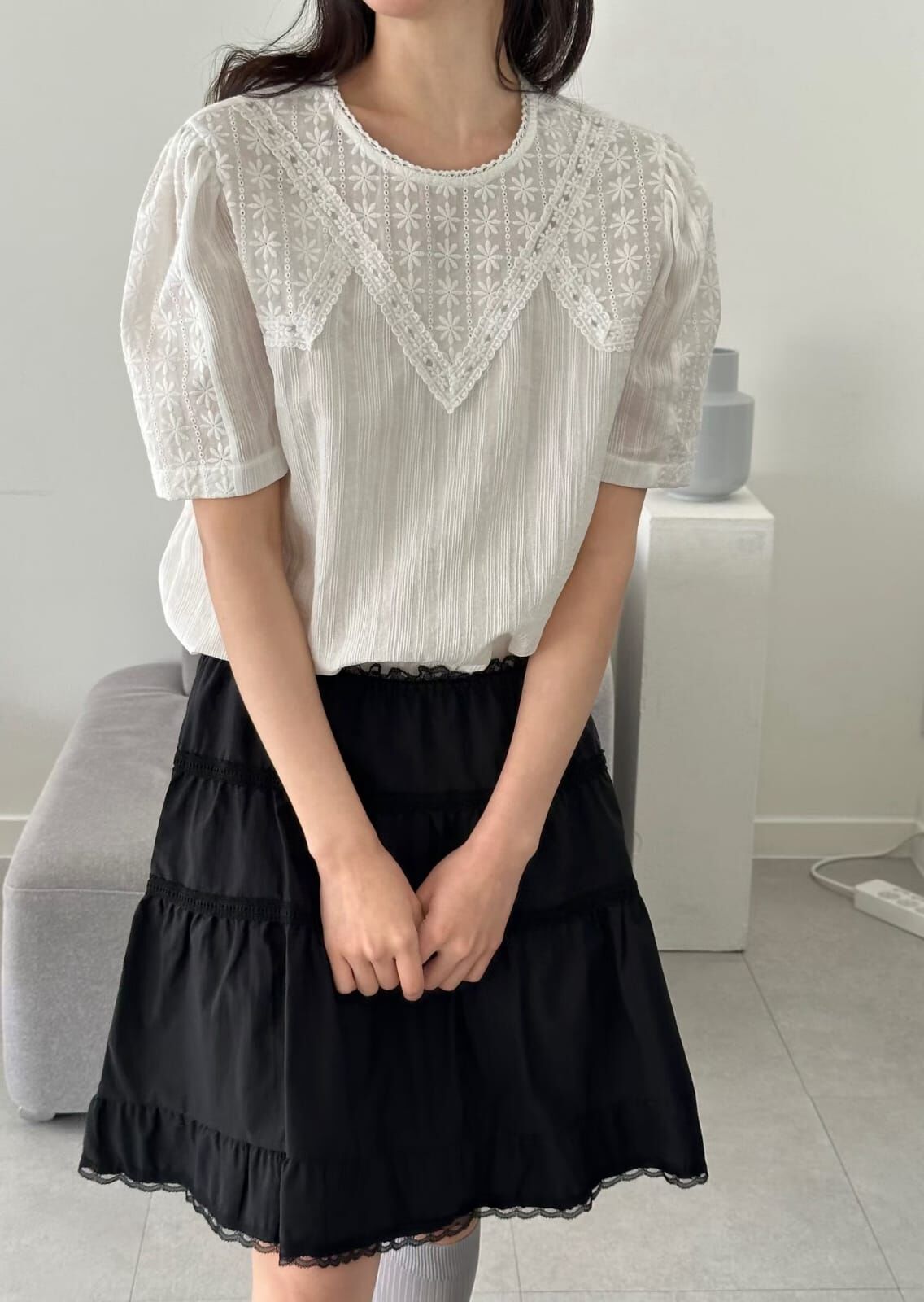 OG6015 小花暗坑紋微透上衣