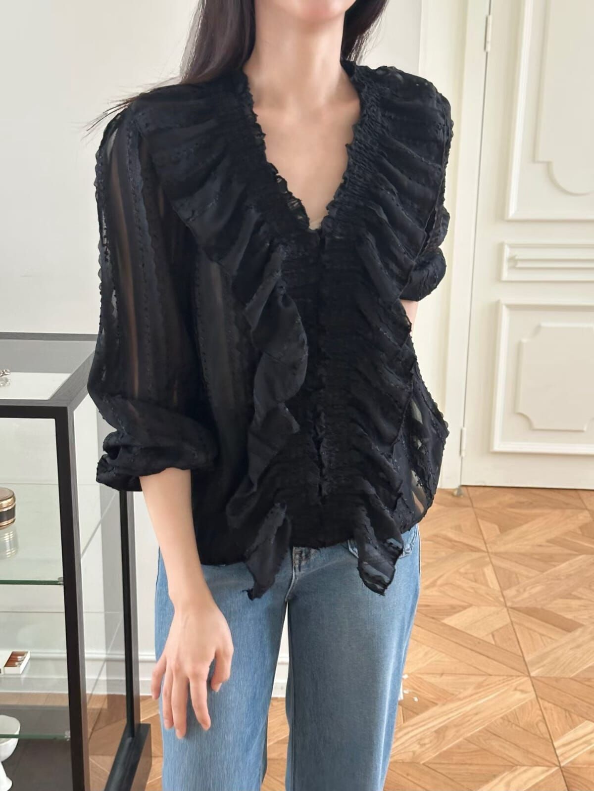 OG6025 立體刺綉荷葉Ruffle V領上衣