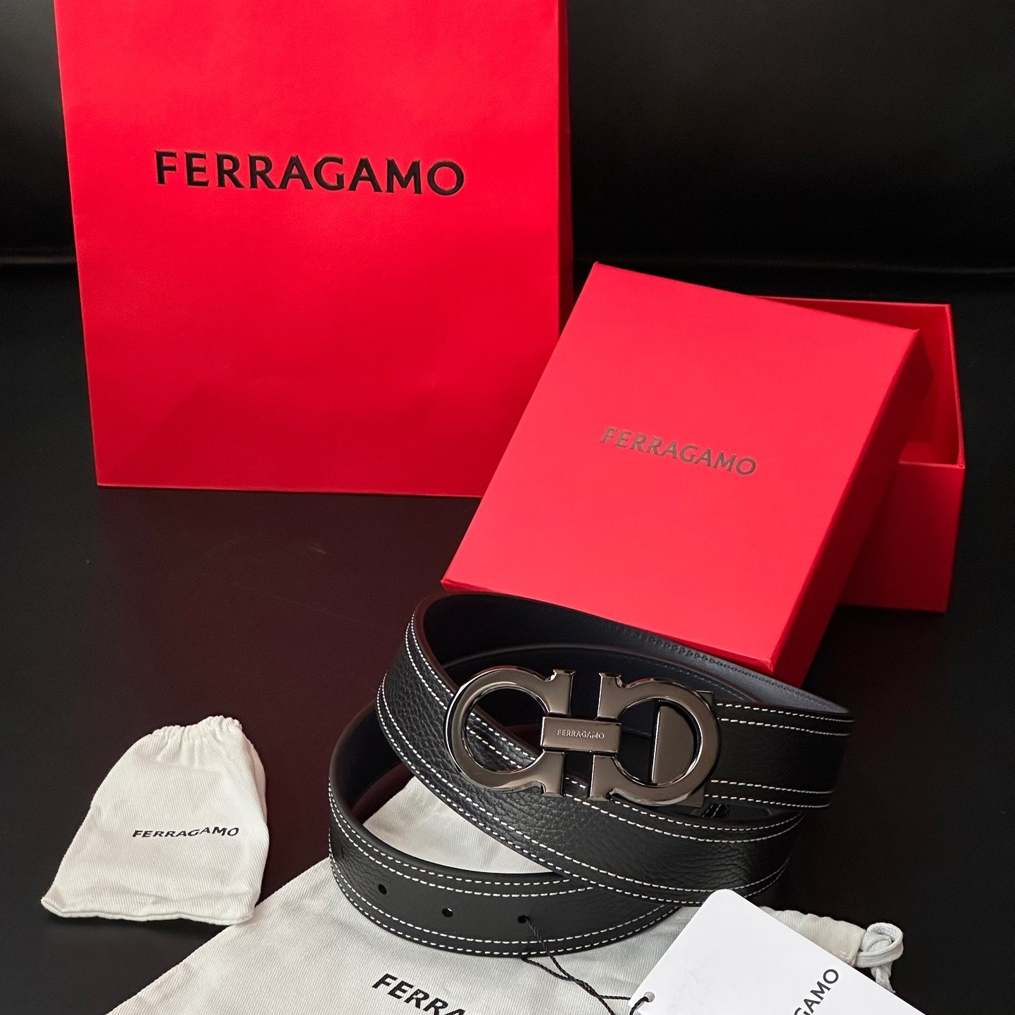 Ferragamo新款Gancini皮帶
