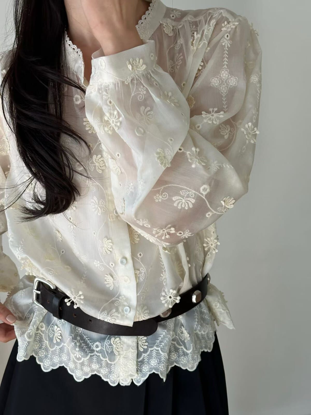 OG6037 田園花花刺綉排扣小透上衣