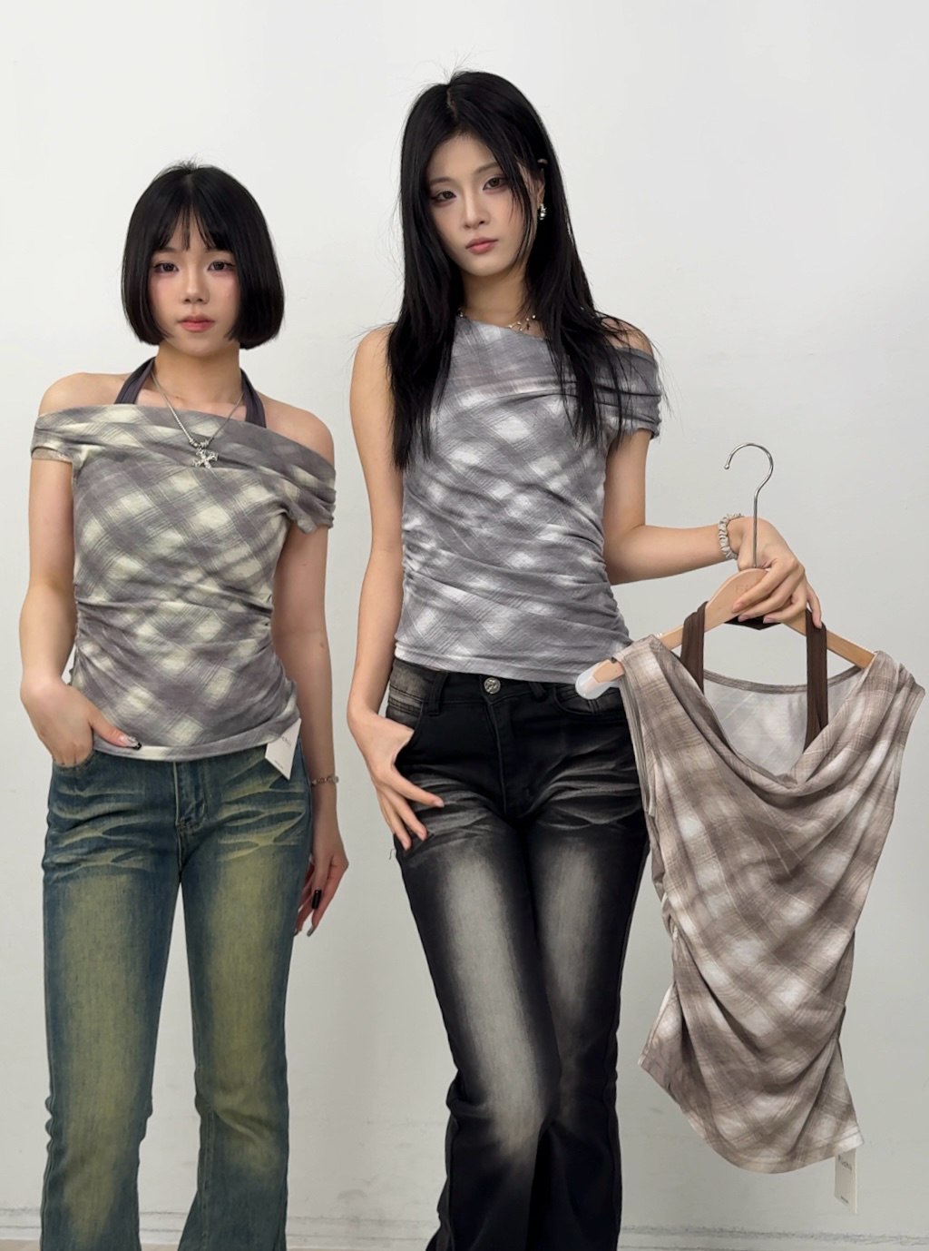 B21法式設計感格紋掛脖上衣