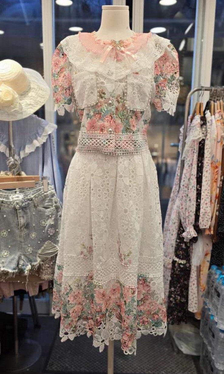 D02 上衣 胸40長18 下身：腰30-38HIP54長 29.5 $699 (一口價)