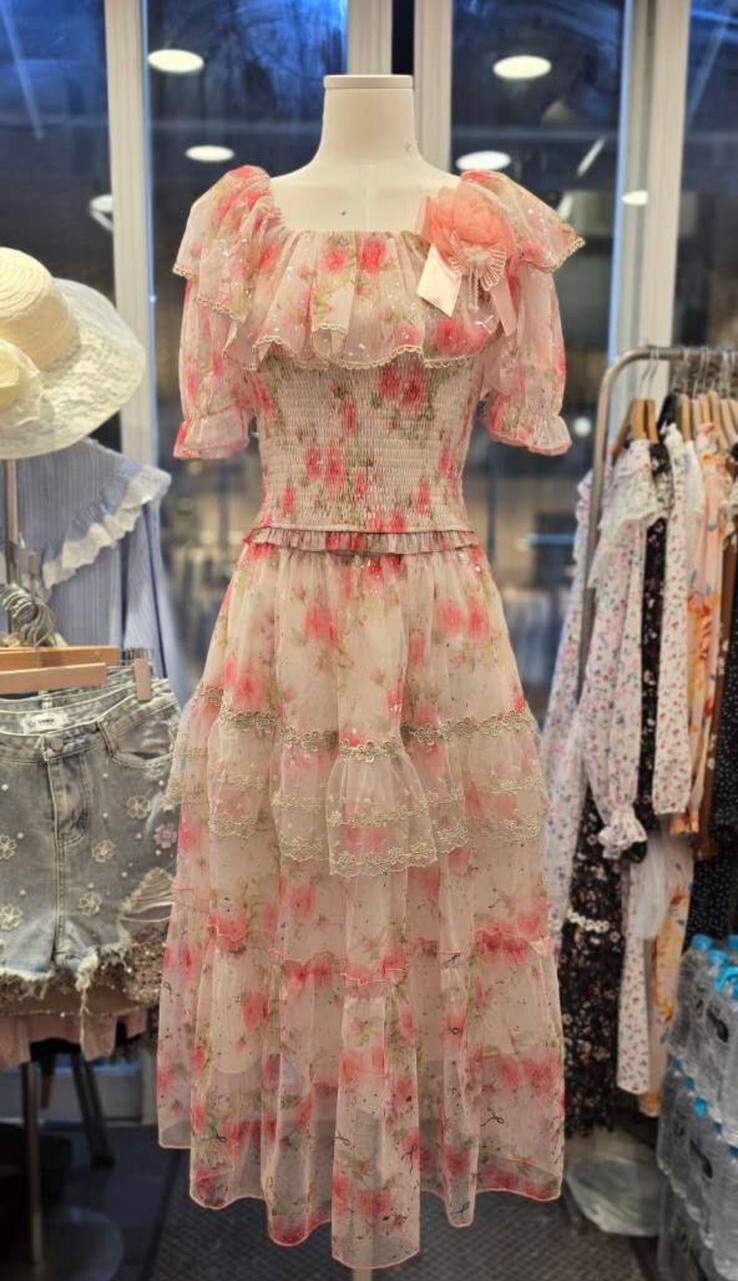 D03  上衣胸28-48長16.5  下身：腰26-42HIP56長31.5$599 (一口價)