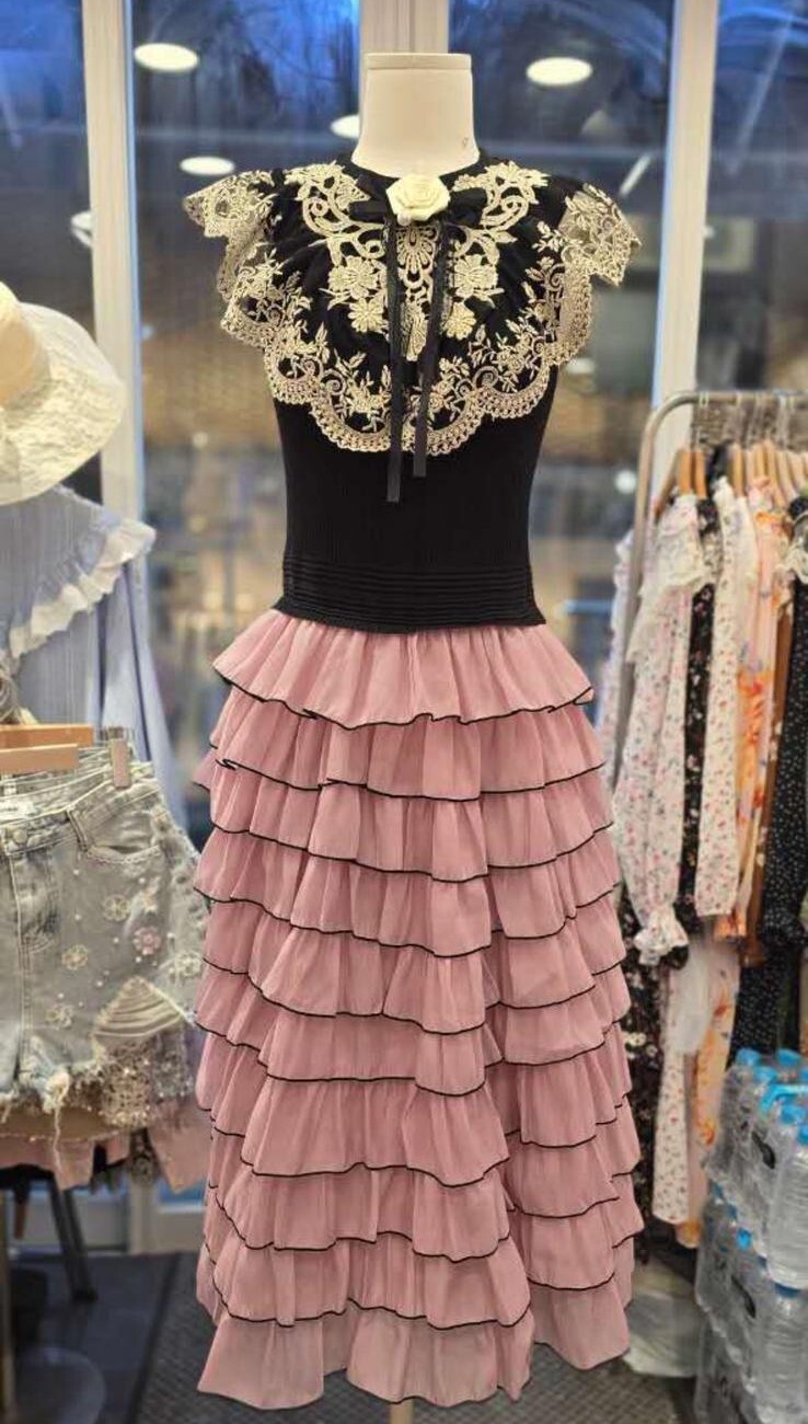 D04  胸28-46腰28-46HIP50長49 $599 (一口價)