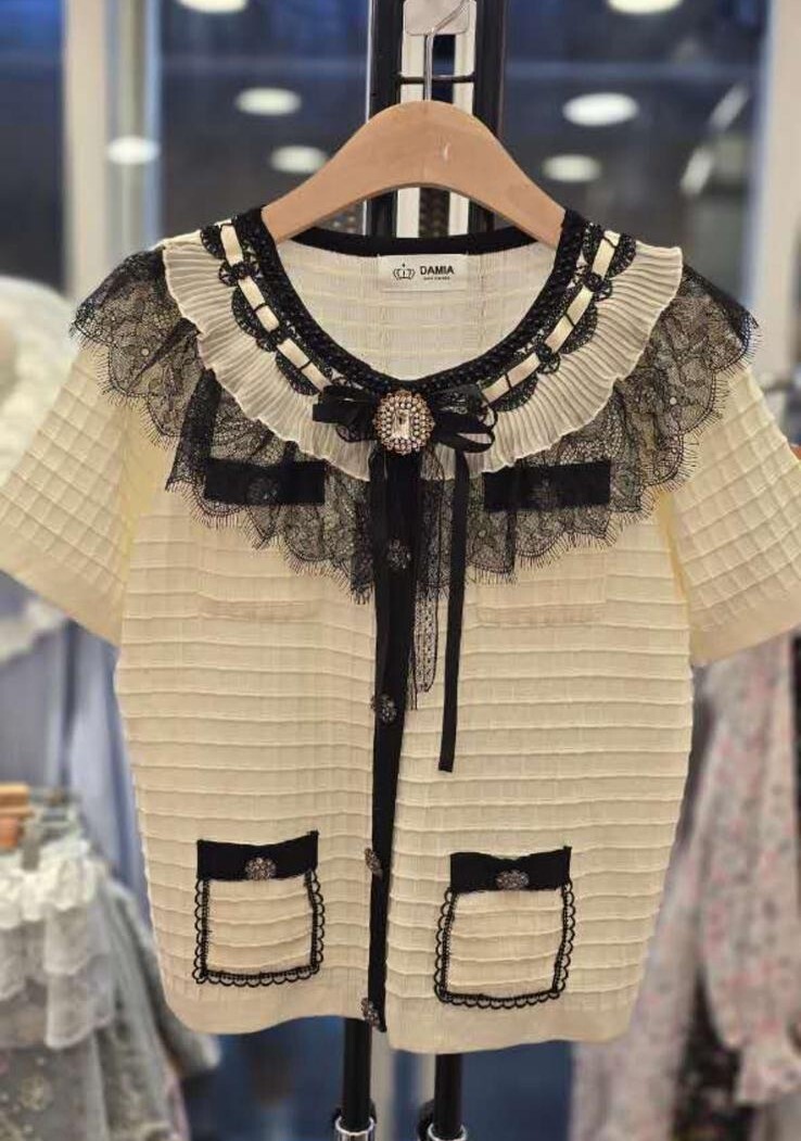 D06  胸40-54長21 $439 (一口價)