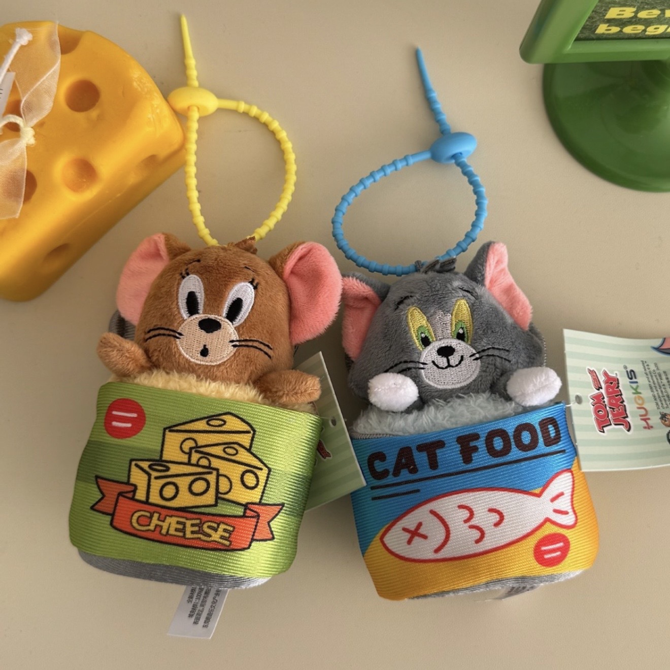 TOM & JERRY 湯姆貓與傑利鼠 罐頭造型吊飾 絨毛吊飾 掛件 /預購