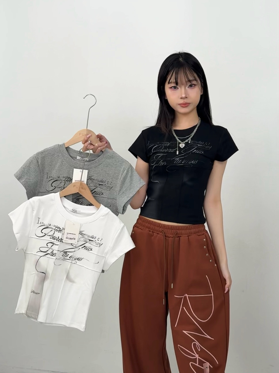 B59反線條材質貼身短袖上衣