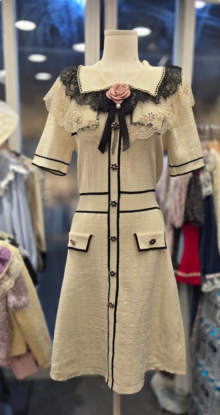 D24  胸32-52 腰43-50長40 $ 489(一口價)