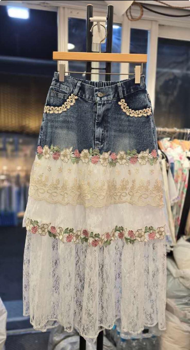 D28  腰23-32HIP44長33 $489 (一口價)