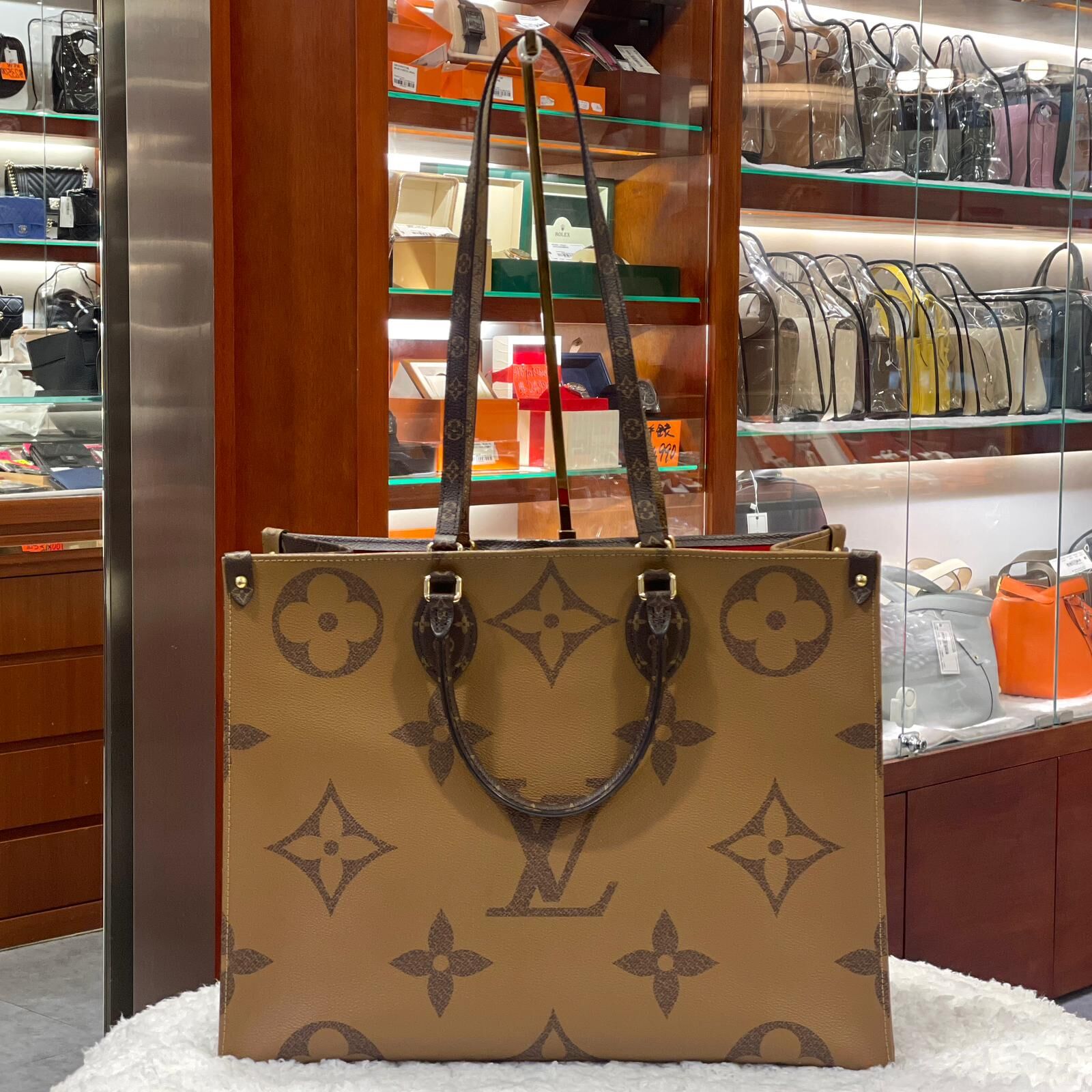 本週出位價!!!未使用品❣️全新LV 單肩袋, M45320 ONTHEGO, GM 大號, 經典雙面MONOGRAM帆布,#BRAND NEW #香榭站正品