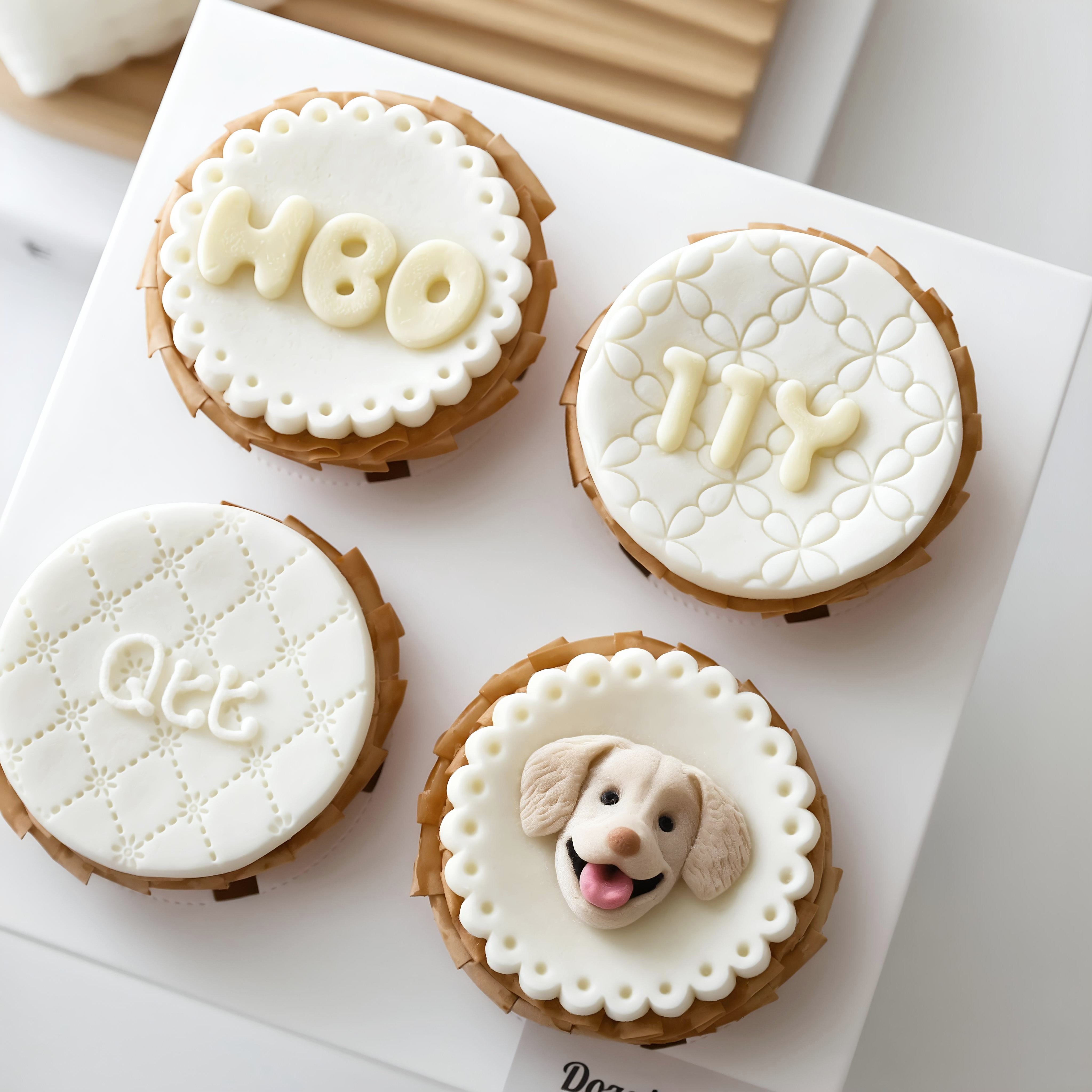 ꒰ 白色系꒱ 杯子蛋糕四入組 含狗狗頭像乙隻