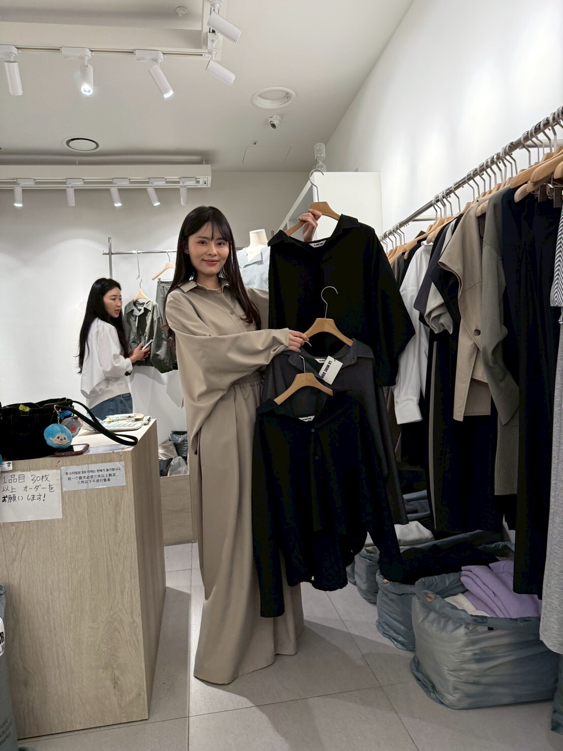 LA6024 微珠光兩側束腰排扣襯衫