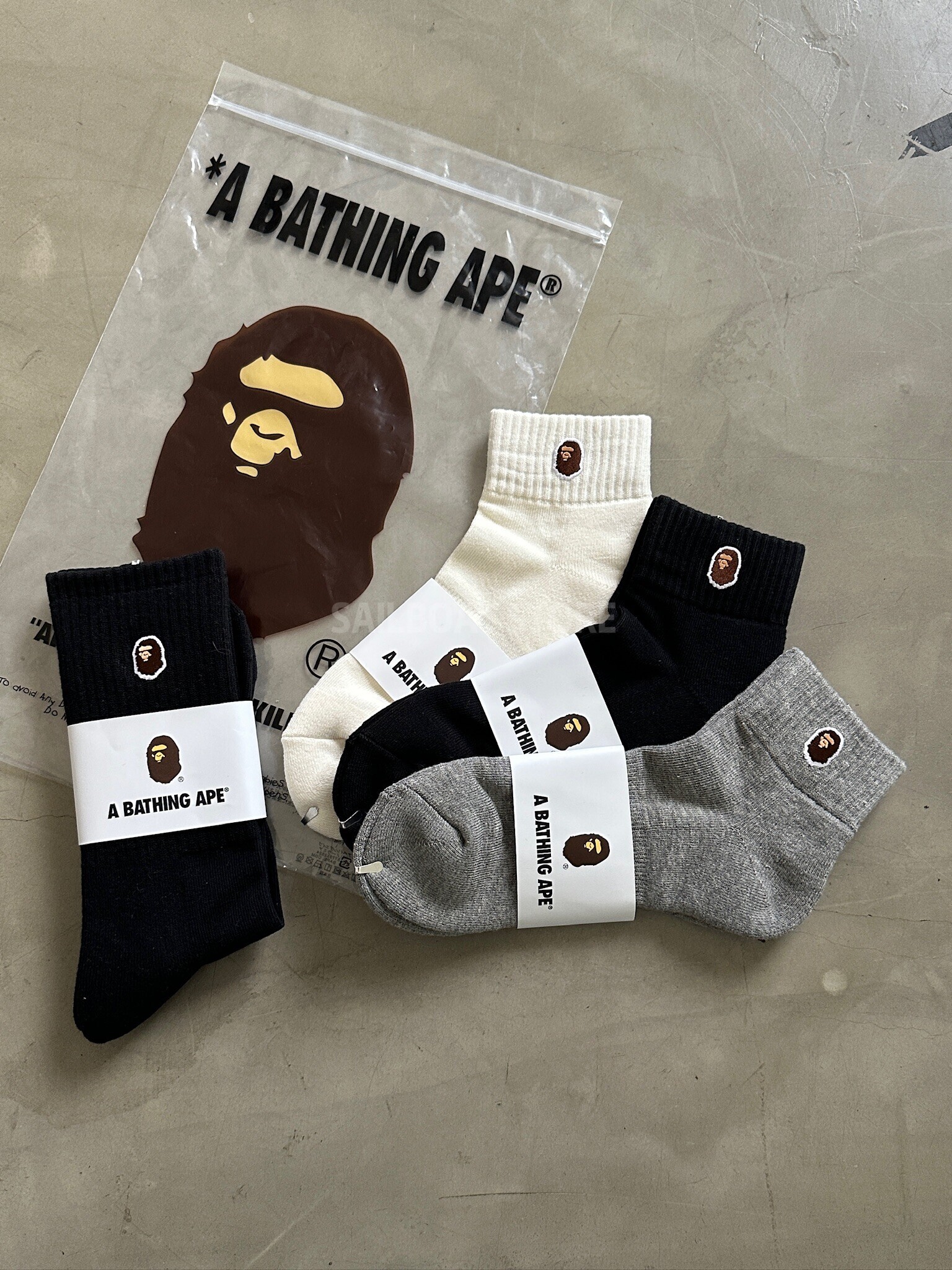 #現貨 🇯🇵日本 A BATHING APE 猿人頭刺繡小標 短襪長襪 襪子