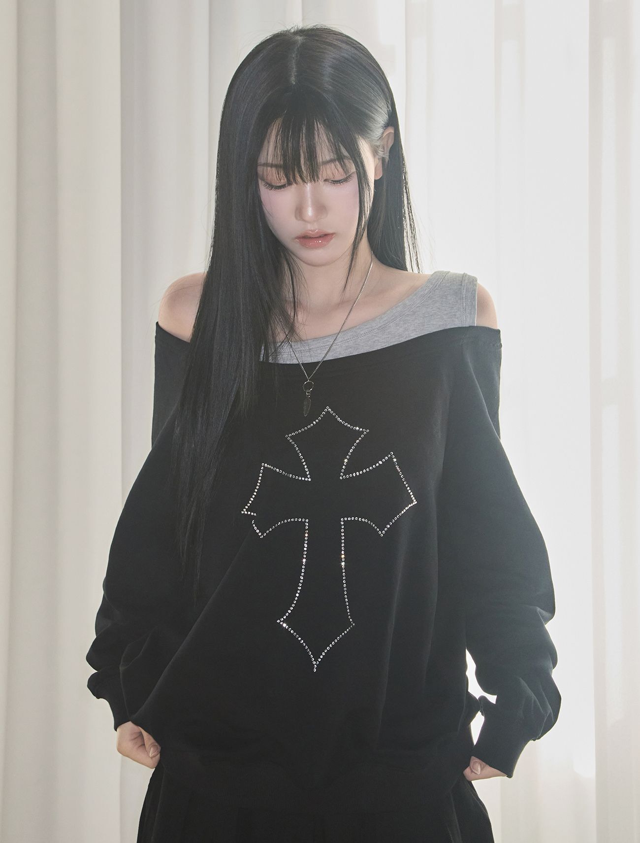 LOOXP 十字水鑽寬鬆大學T 9820-3