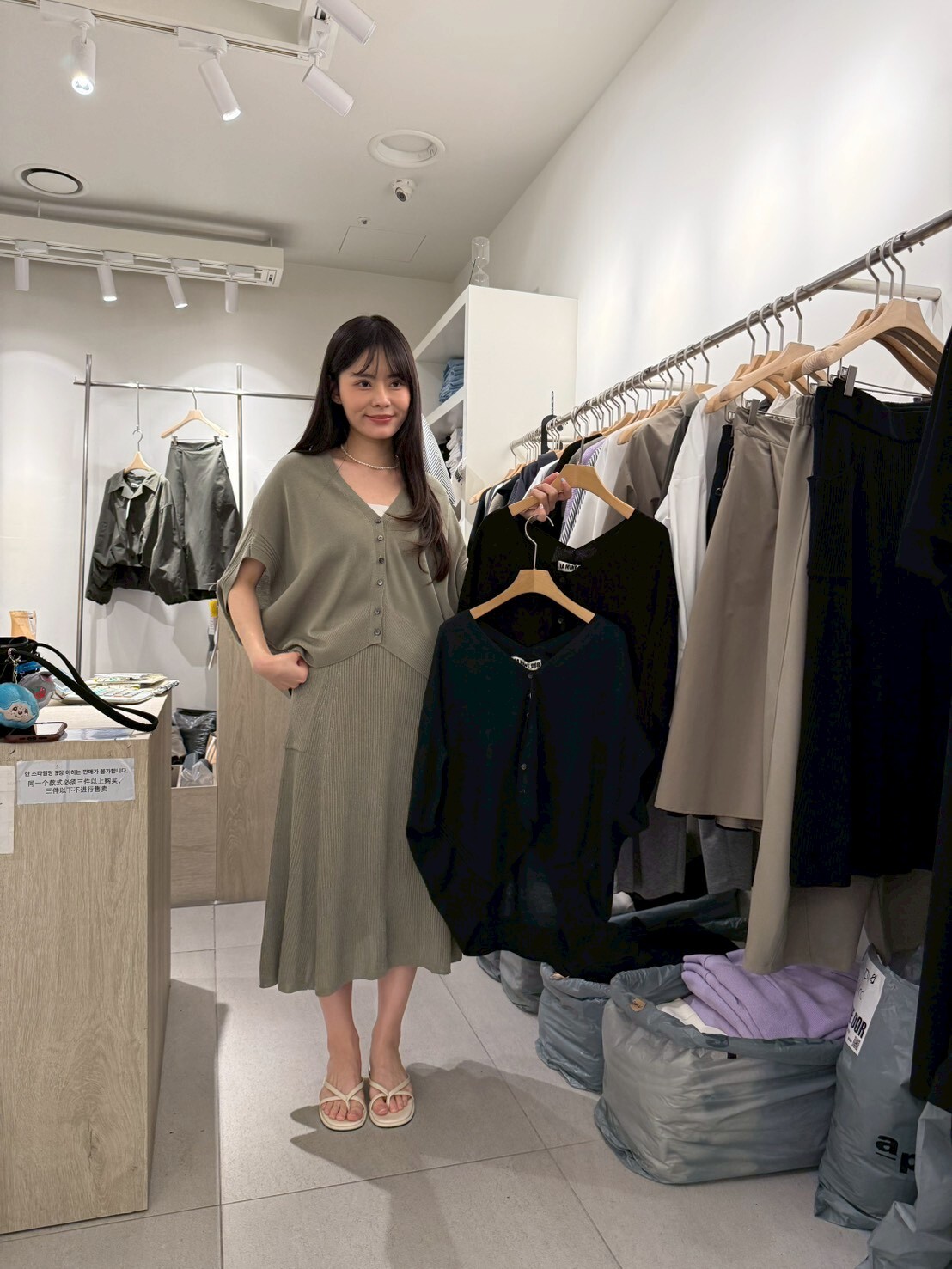 LA6008 排扣圓領飄飄針織外套