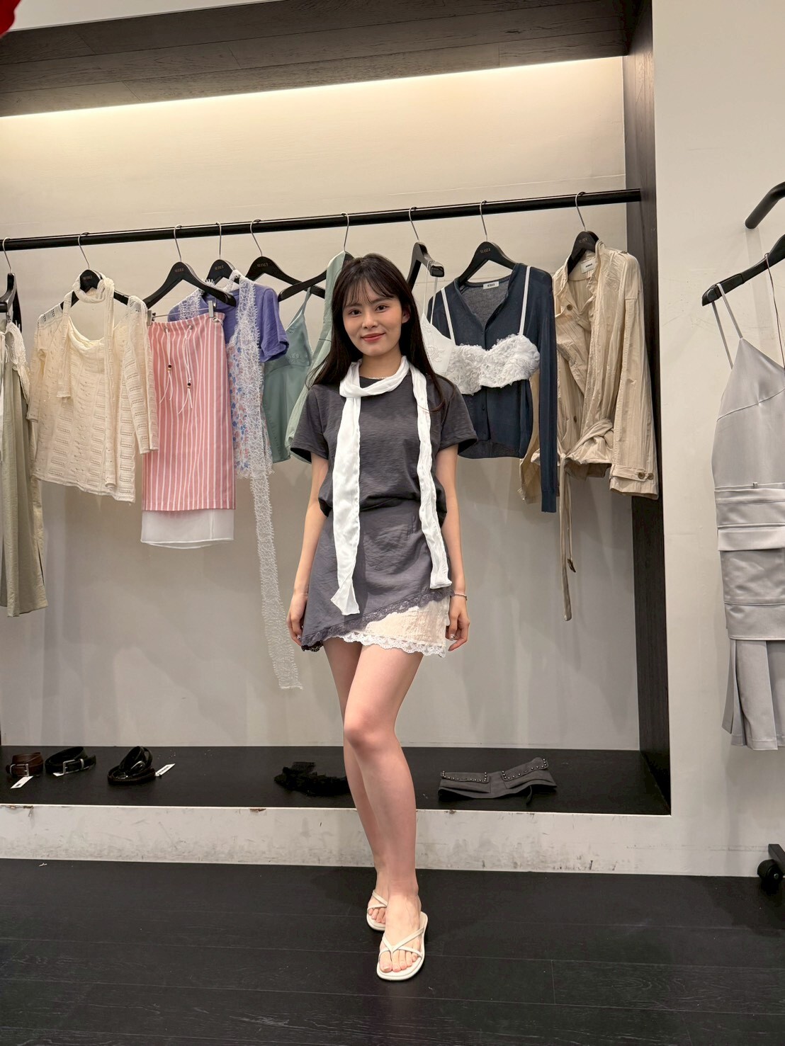 MR6023 斜切雙色拚蕾絲短裙